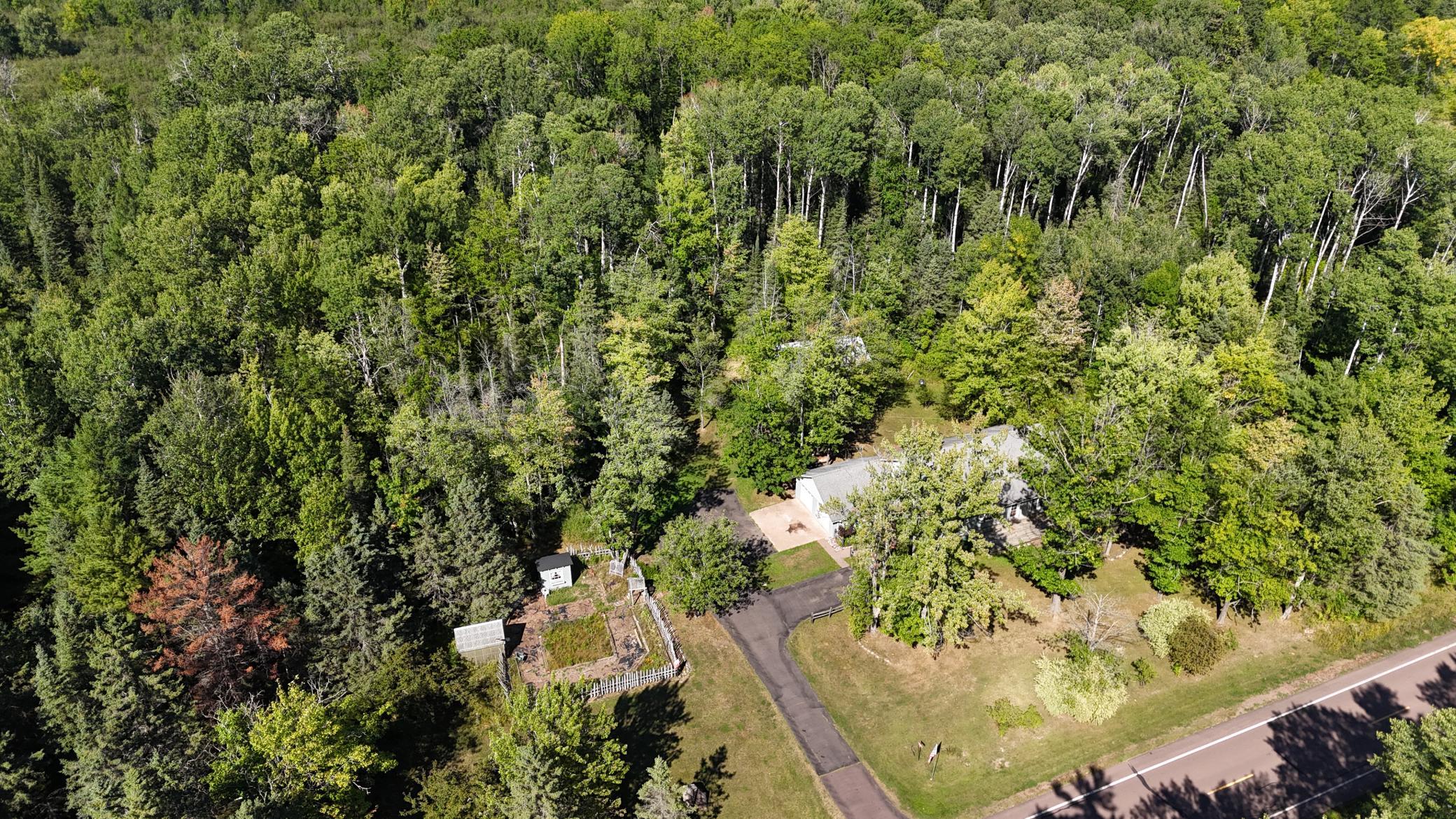 870 Middle Road Property Photo 10