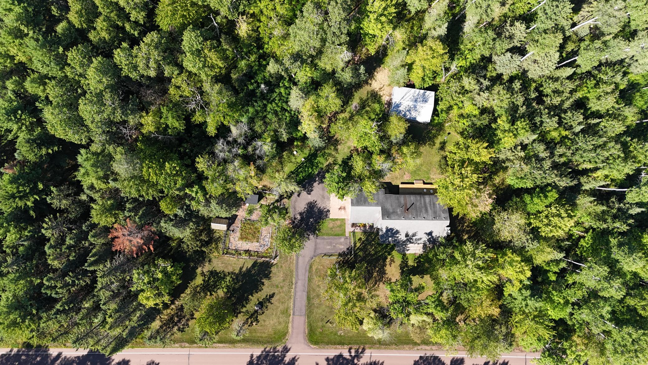 870 Middle Road Property Photo 12
