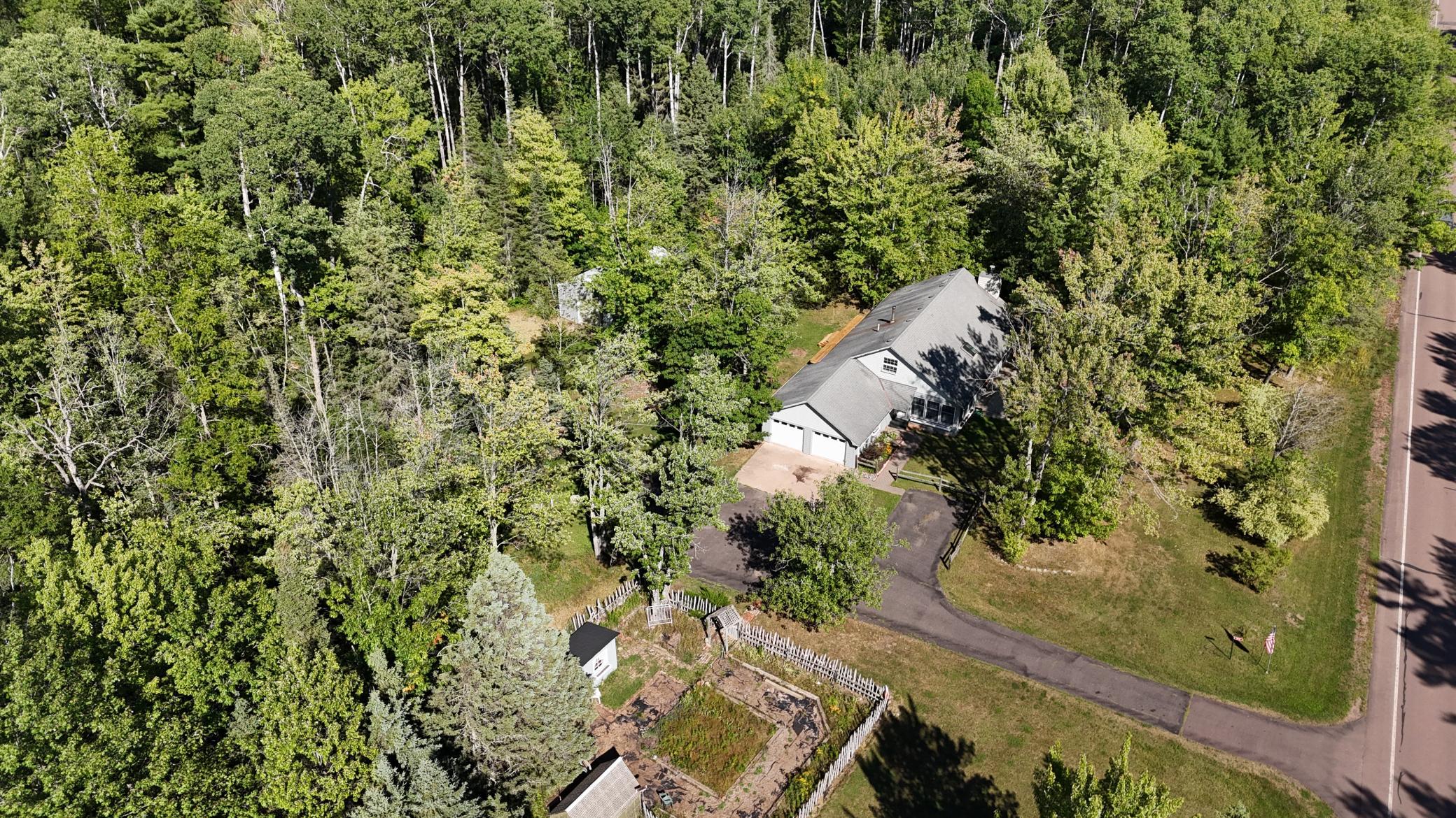 870 Middle Road Property Photo 13