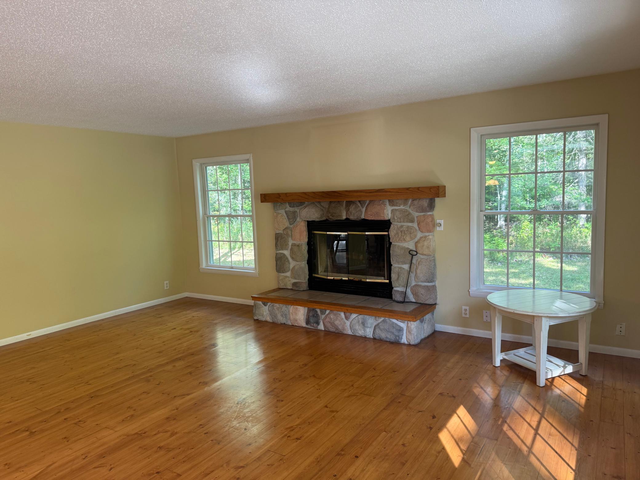 870 Middle Road Property Photo 16