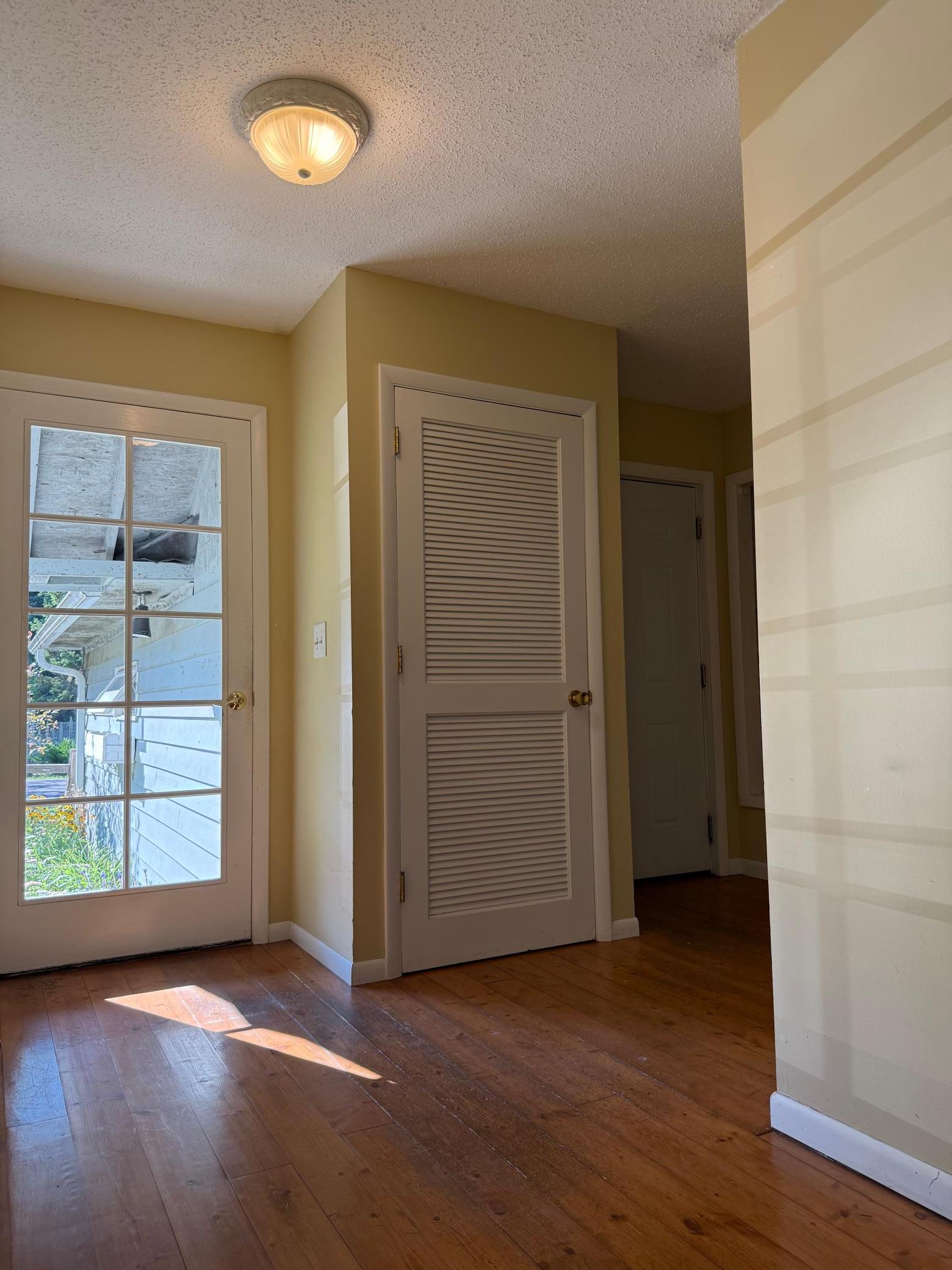 870 Middle Road Property Photo 25