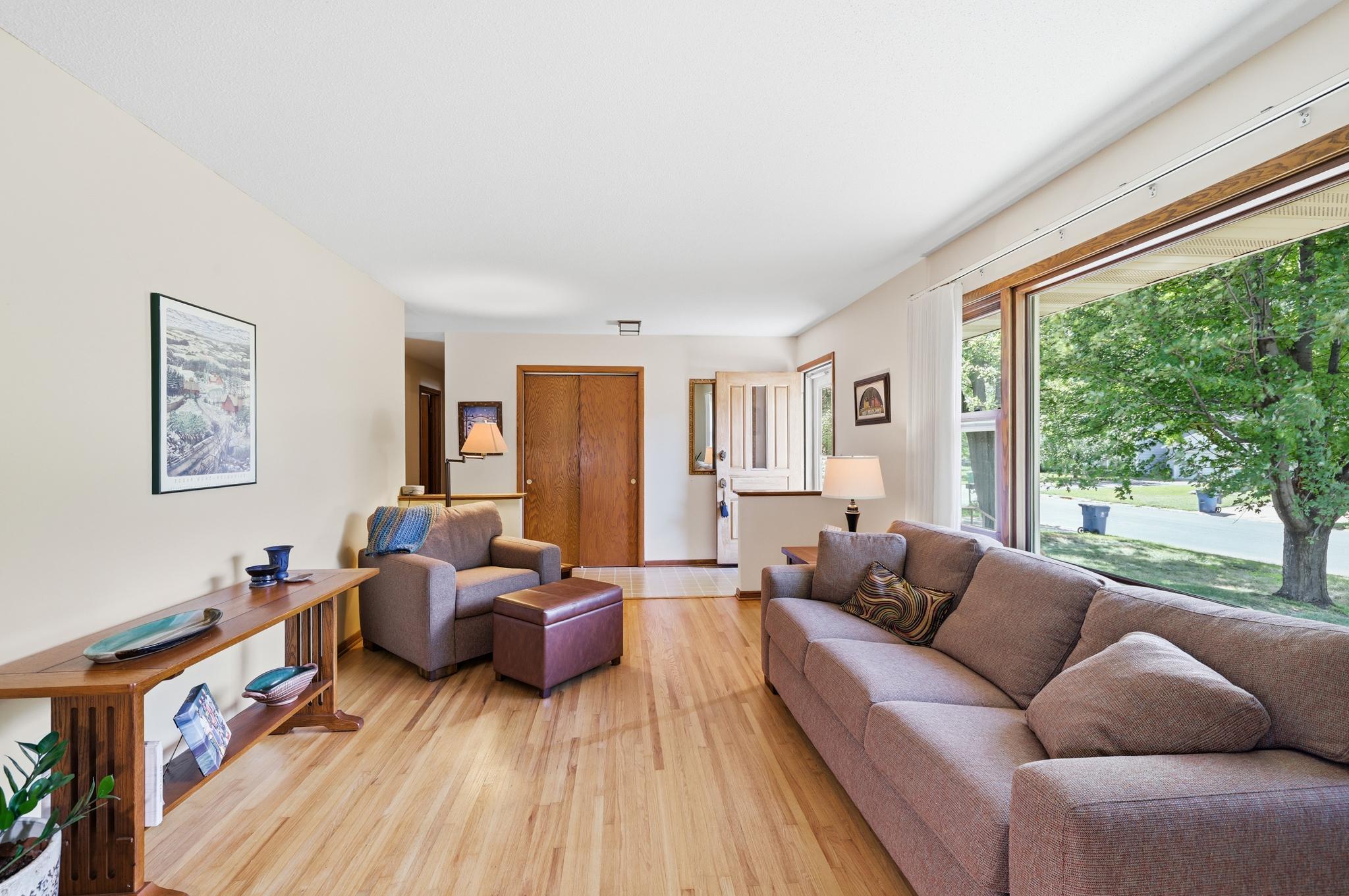 261 1st Avenue Se Property Photo 4