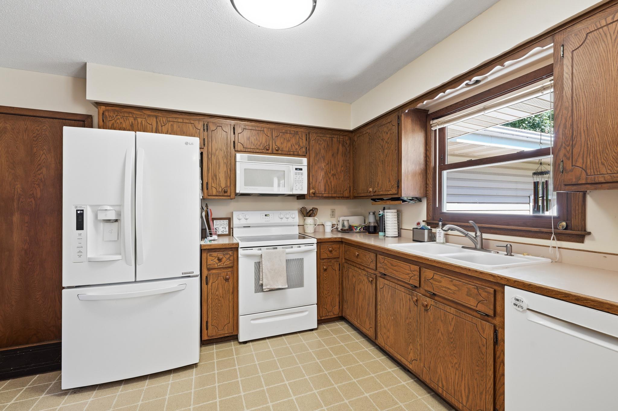 261 1st Avenue Se Property Photo 9