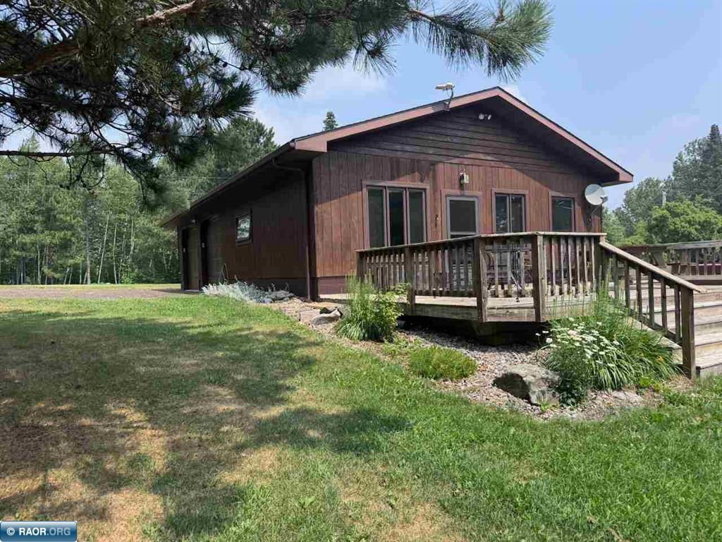1899 Everett Road N Property Photo 2