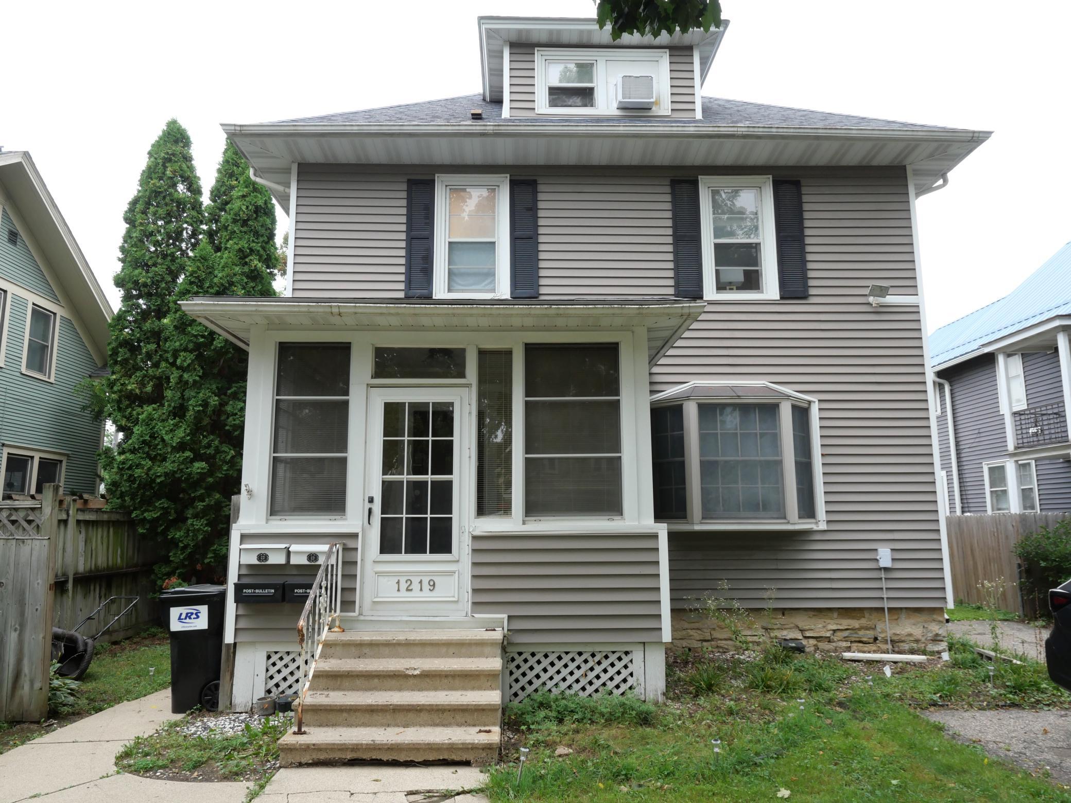 1219 Center Street W Property Photo 1