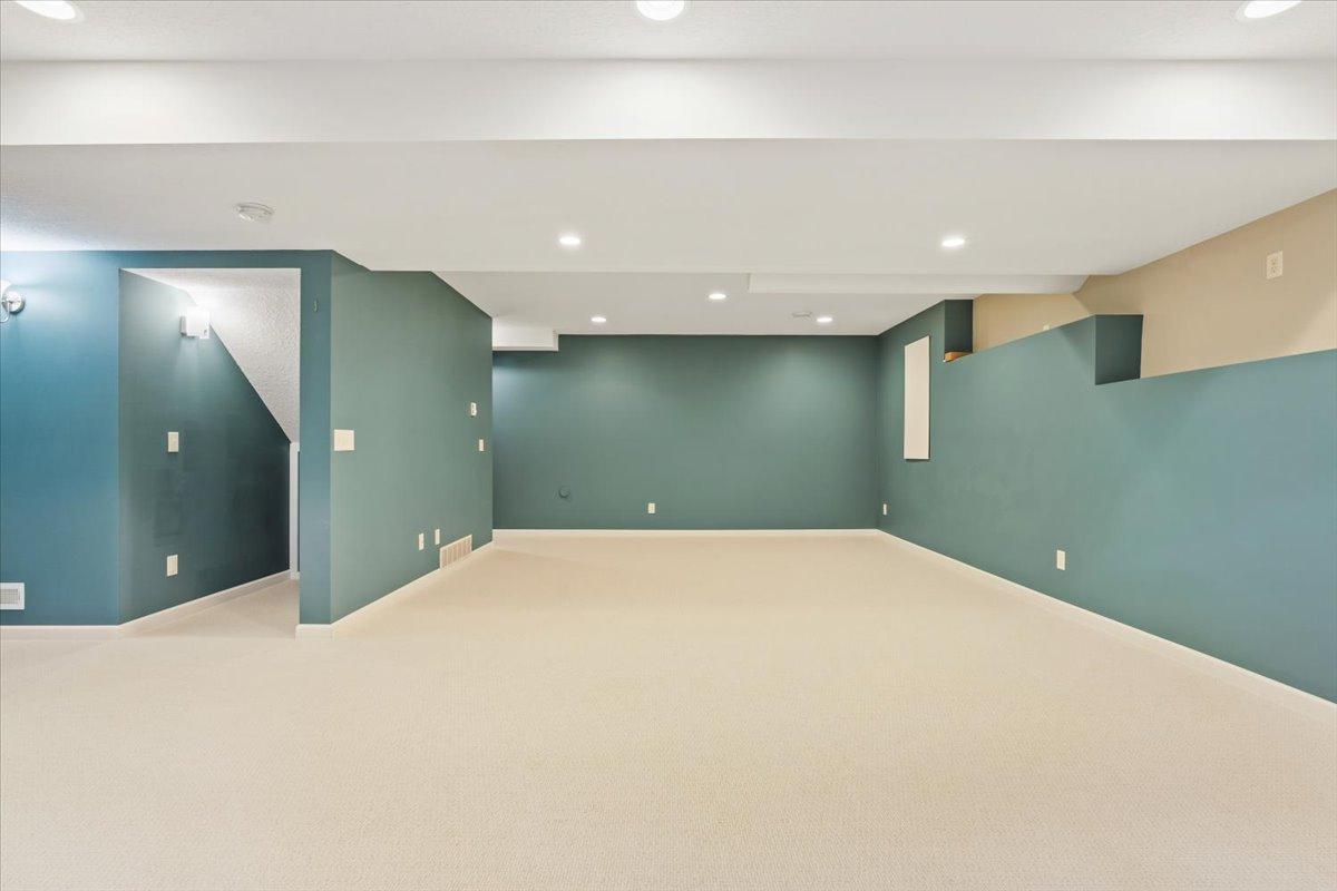 8549 Woodland Curve Property Photo 33