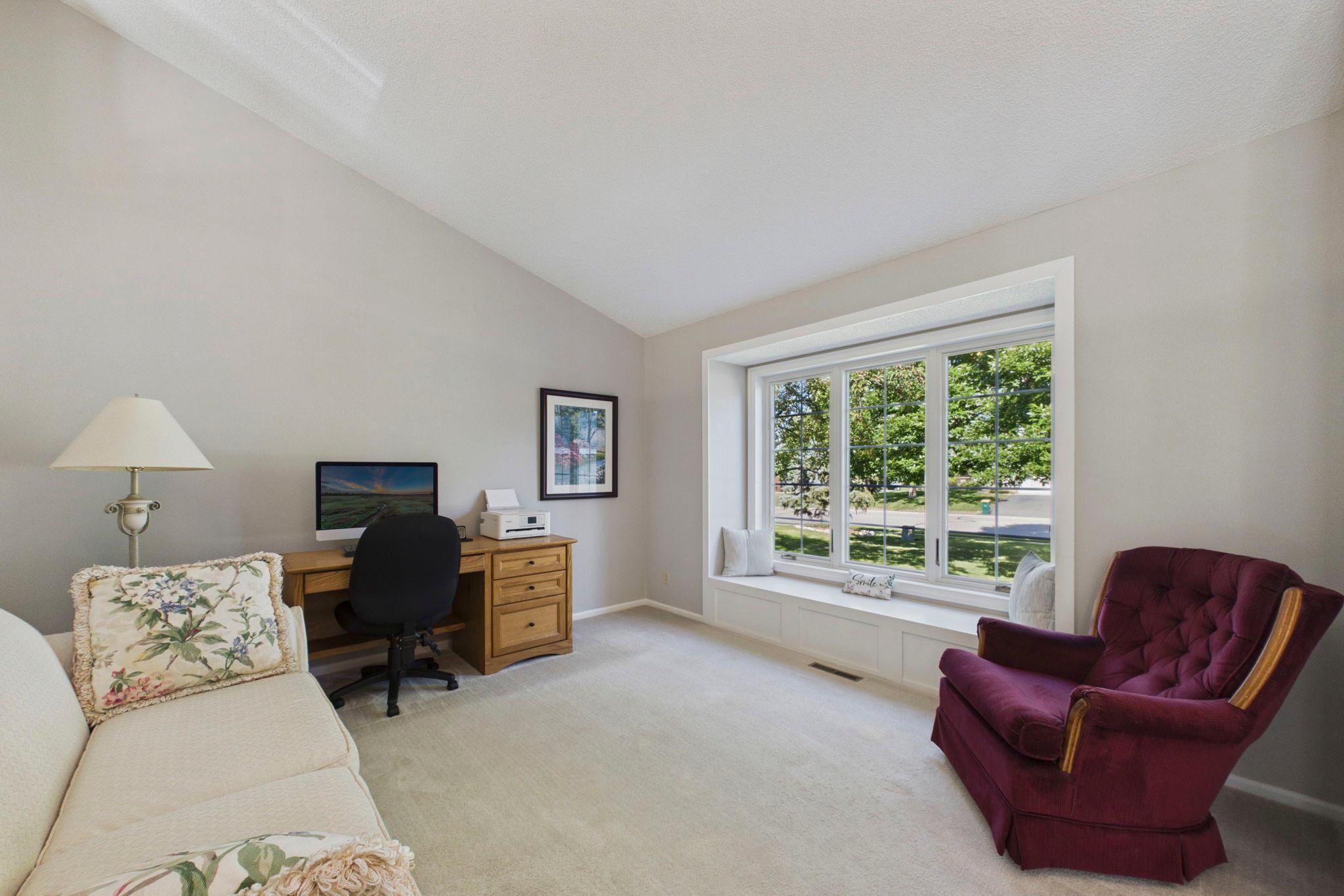 9024 Regent Parkway Property Photo 6