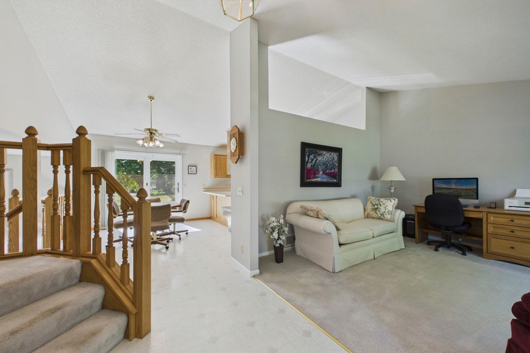9024 Regent Parkway Property Photo 7