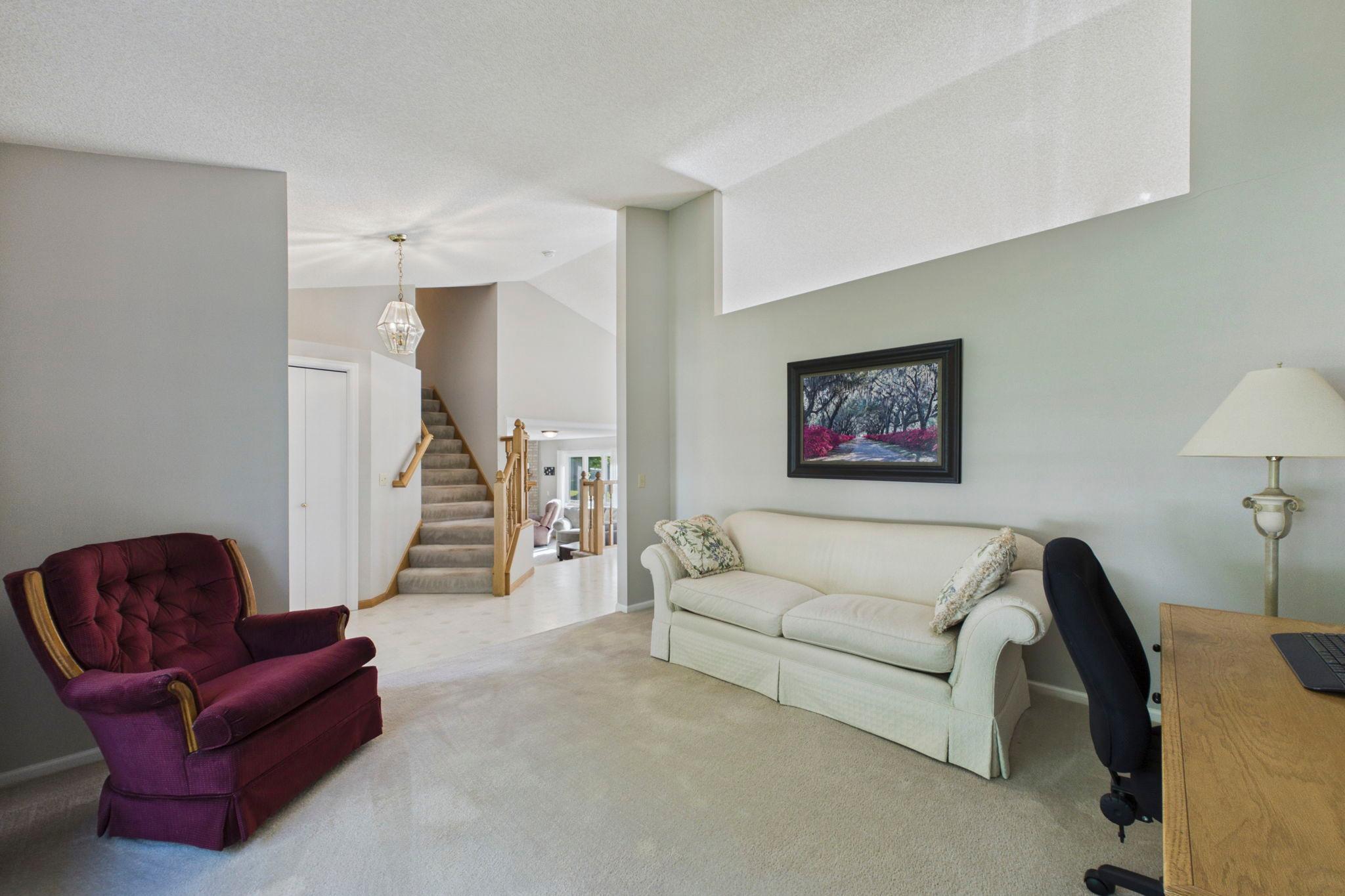 9024 Regent Parkway Property Photo 8