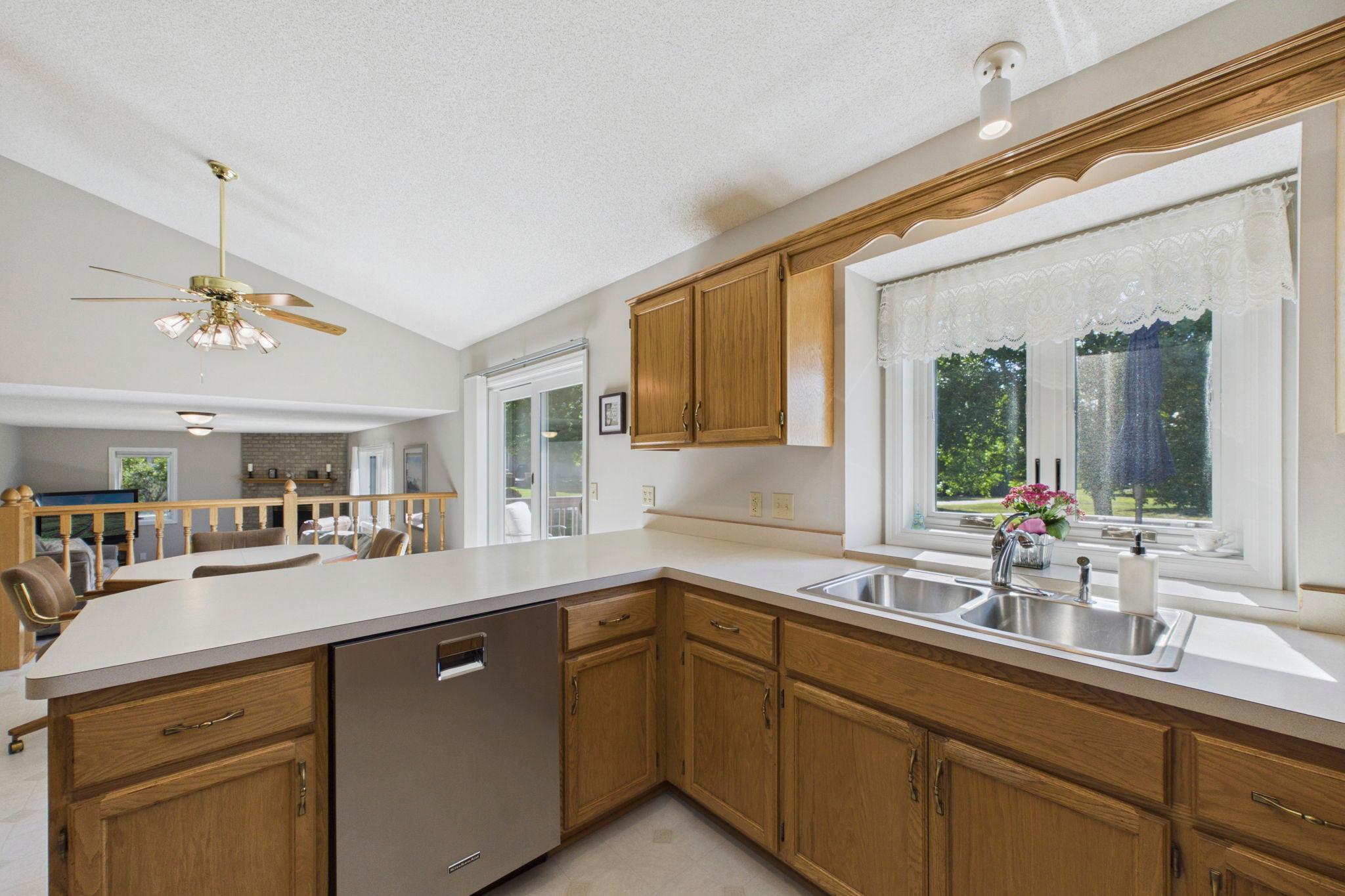 9024 Regent Parkway Property Photo 11