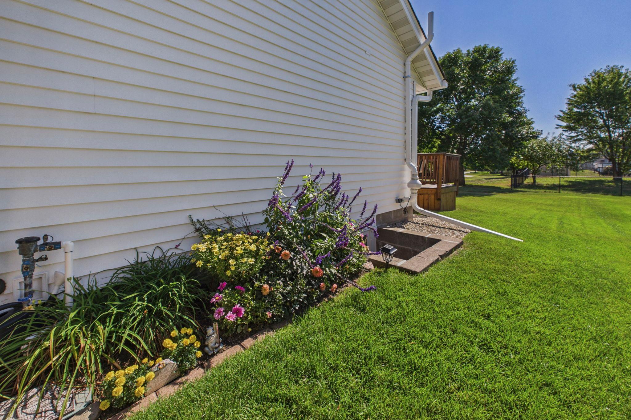 9024 Regent Parkway Property Photo 35