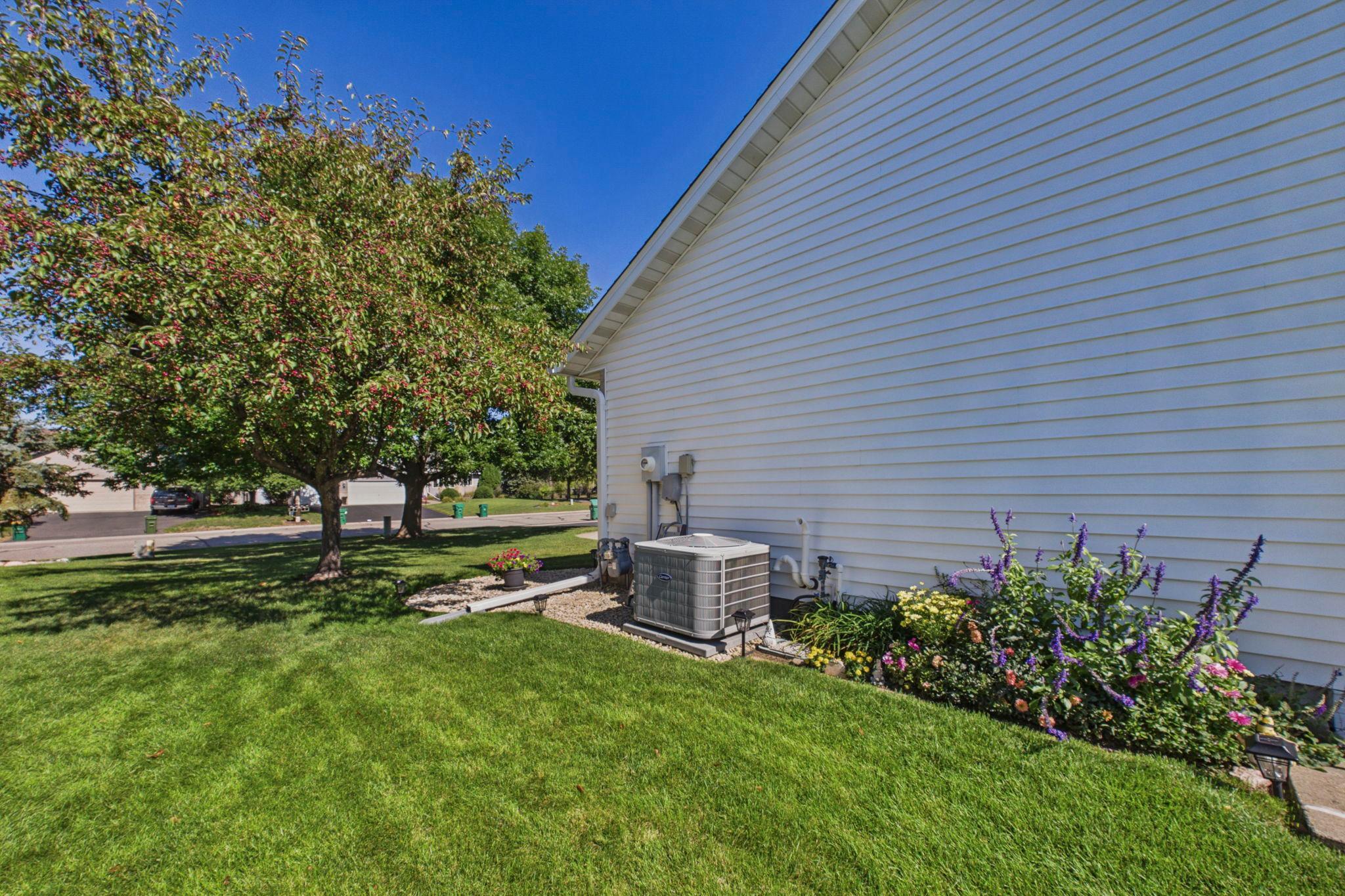 9024 Regent Parkway Property Photo 36
