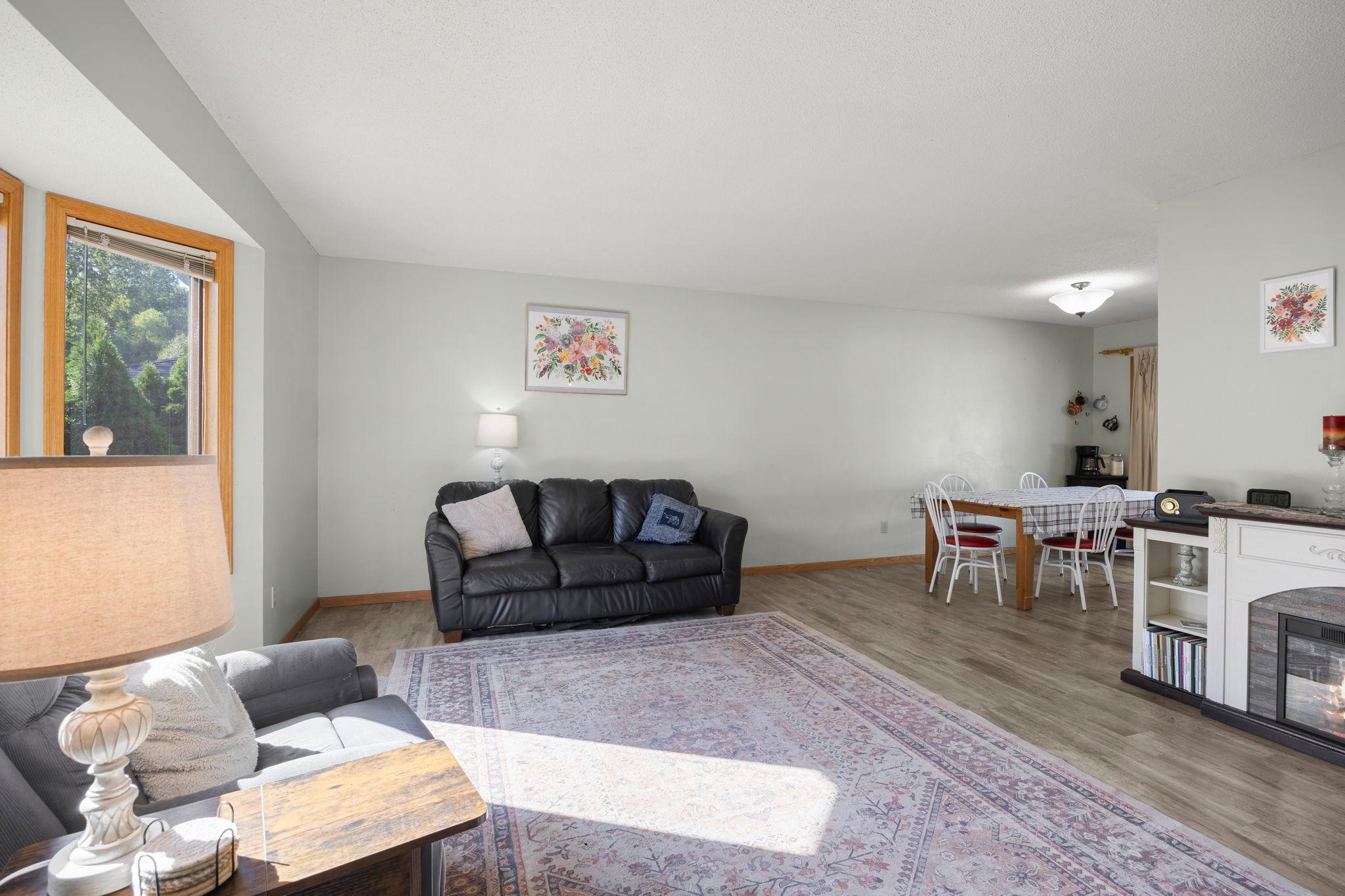 132 Stuart Drive Property Photo 3