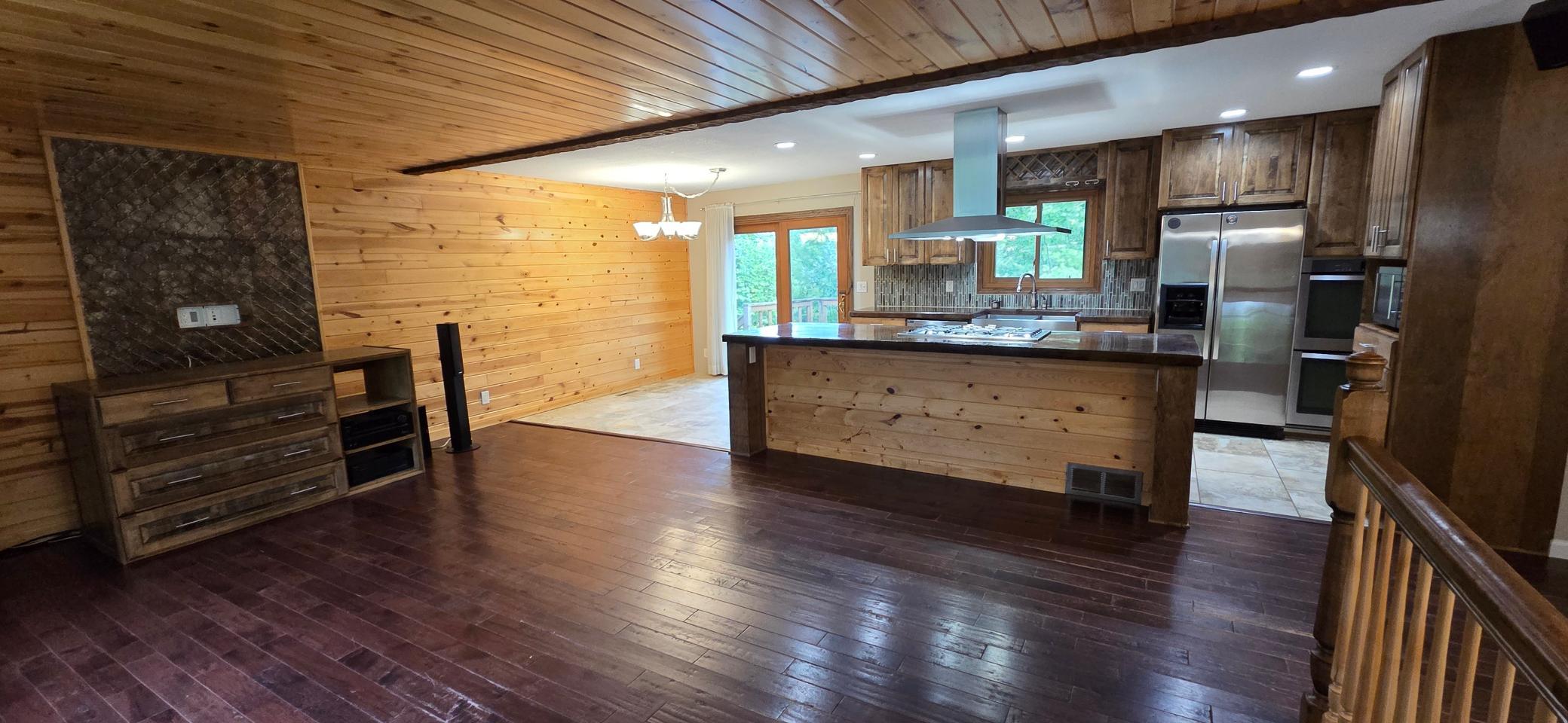 102 Shorewood Drive Property Photo 5