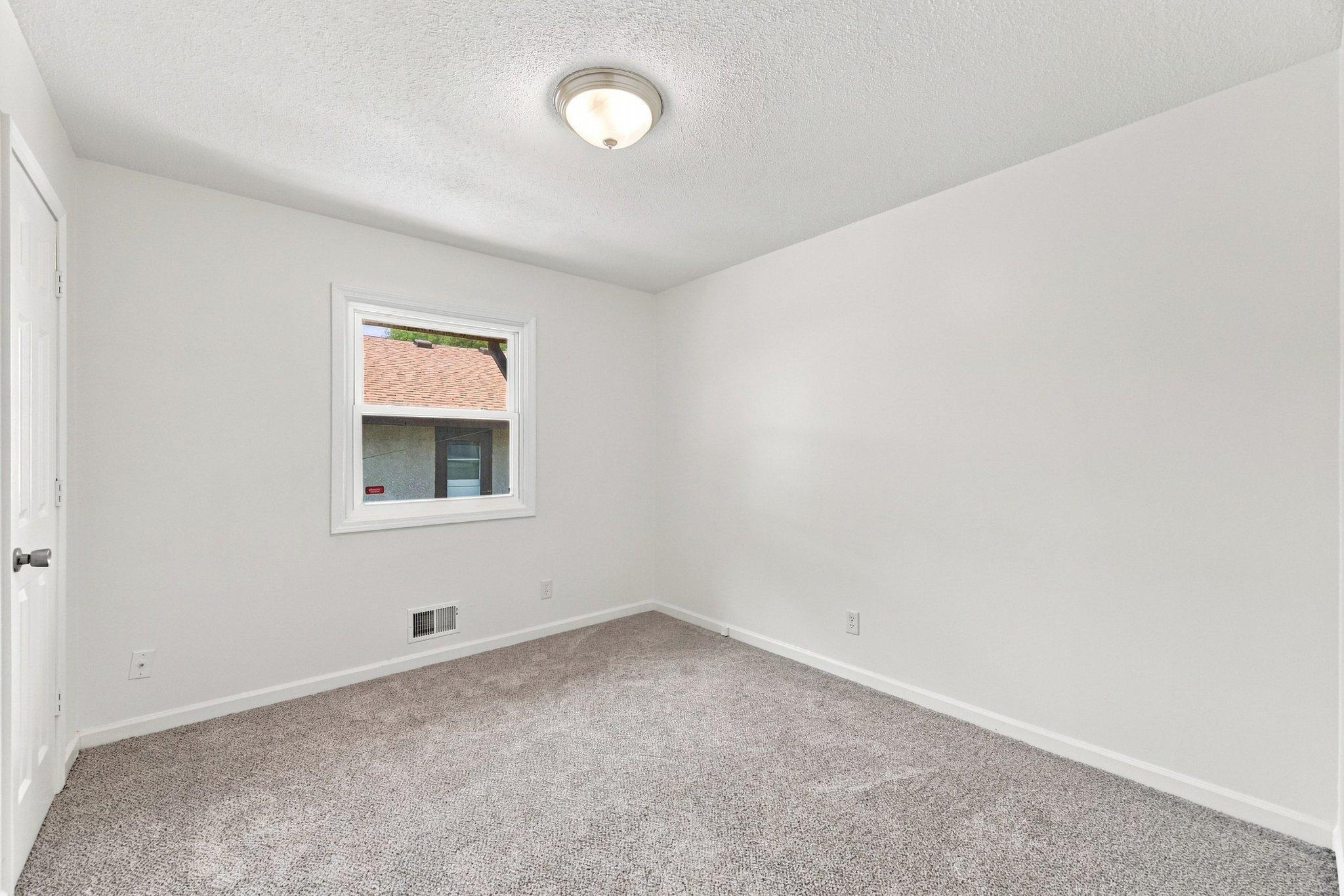 518 37th Avenue Ne Property Photo 32