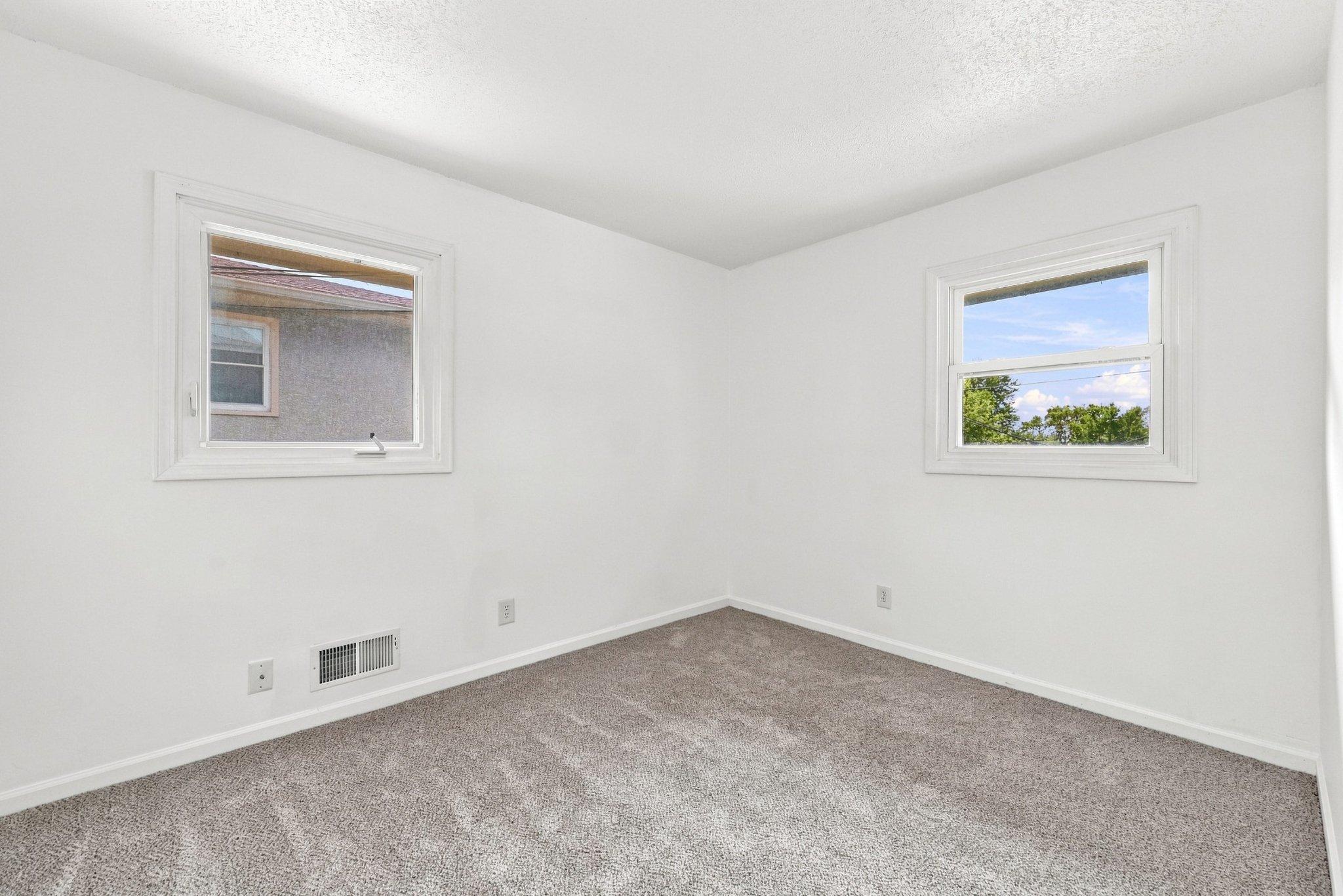 518 37th Avenue Ne Property Photo 45