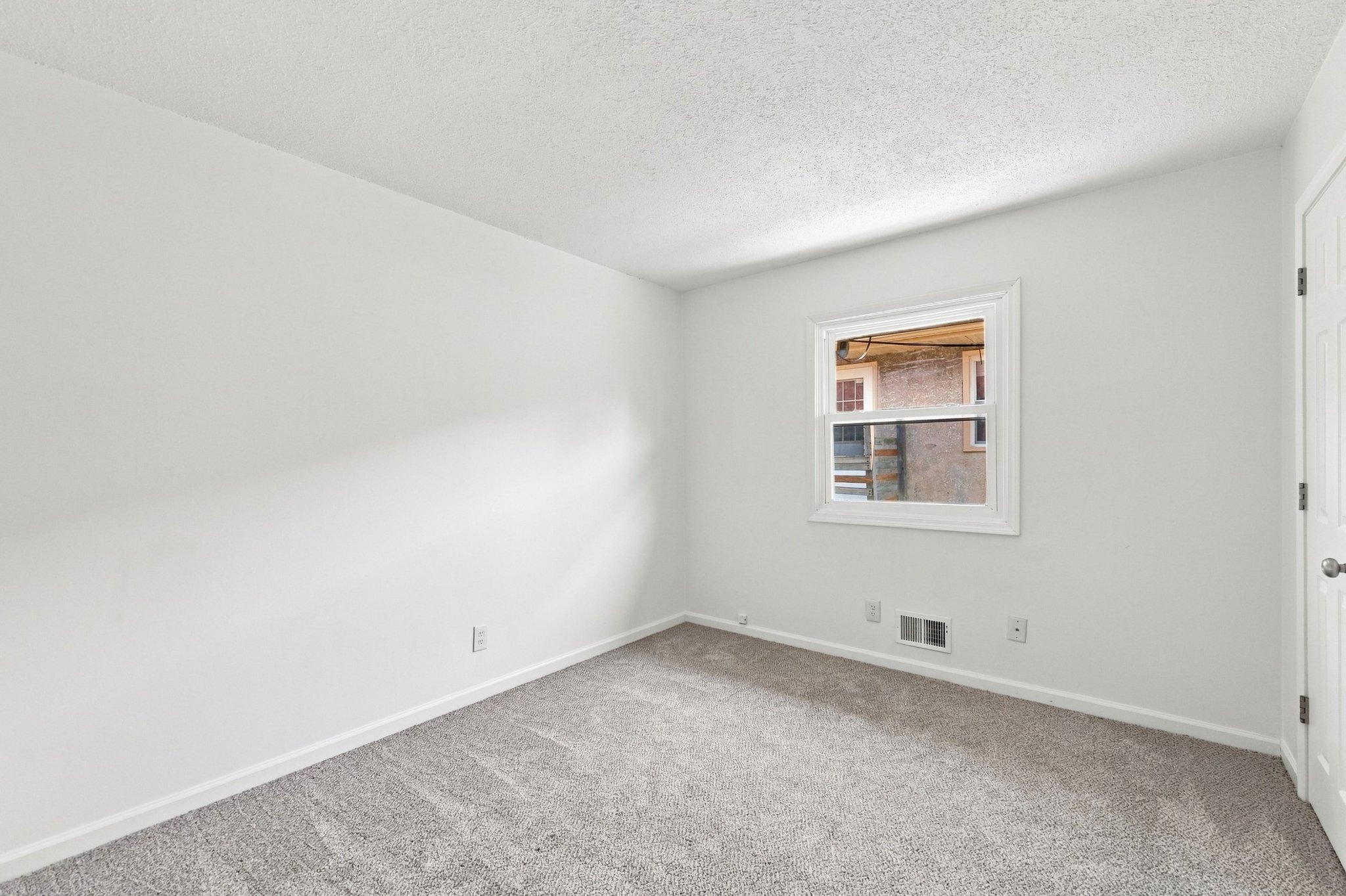 518 37th Avenue Ne Property Photo 47
