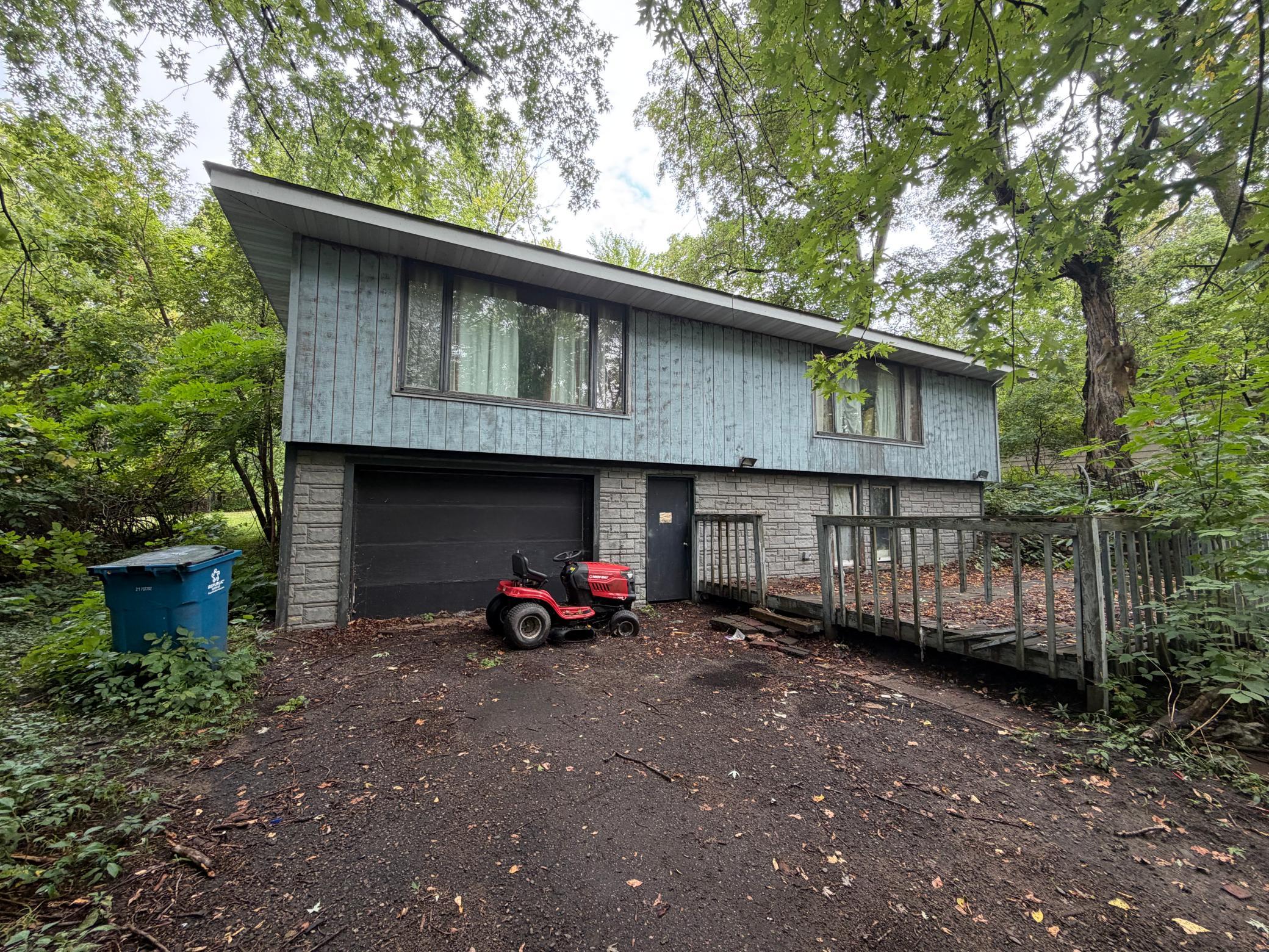 8236 N Shore Trail N Property Photo 1