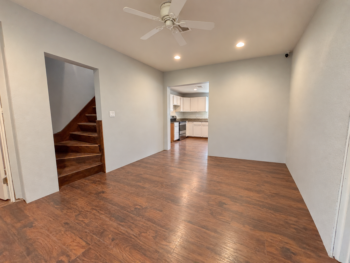 421 Langer Avenue S Property Photo 3