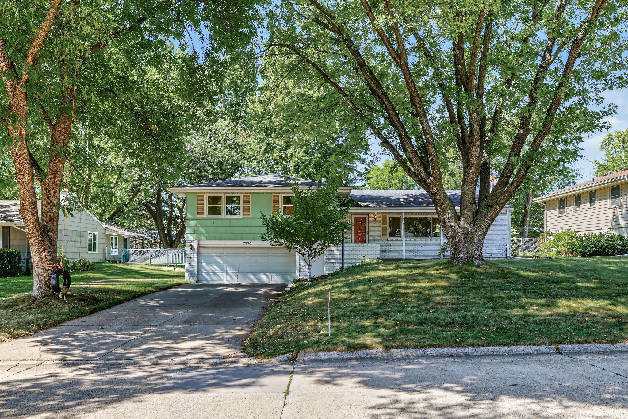 7220 W Shore Drive Property Photo