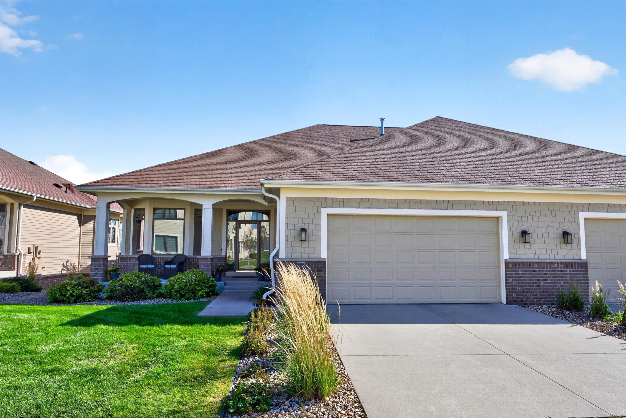 878 Diseworth Court NE Property Photo 1