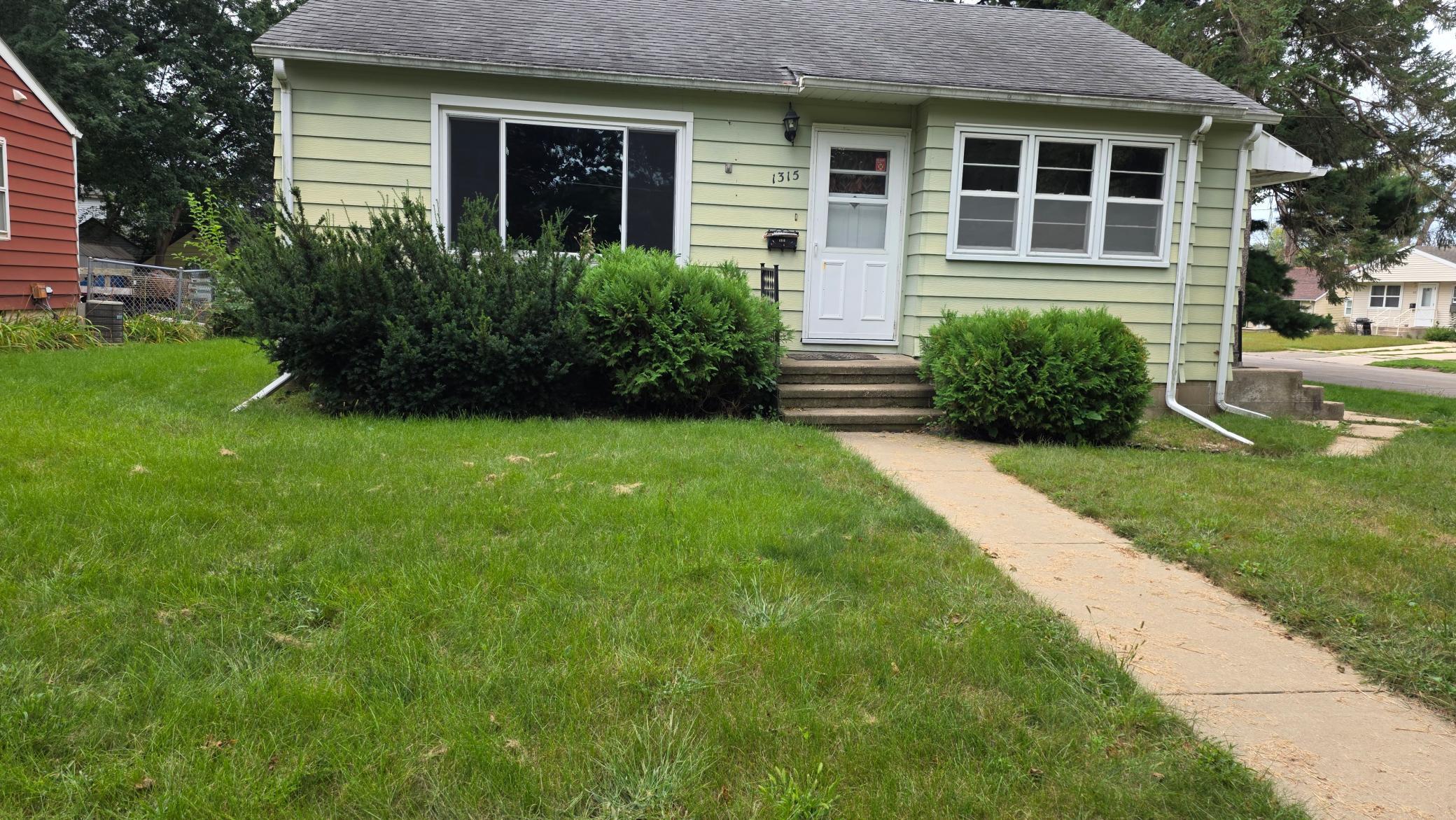 1315 5th Avenue Nw Property Photo 1