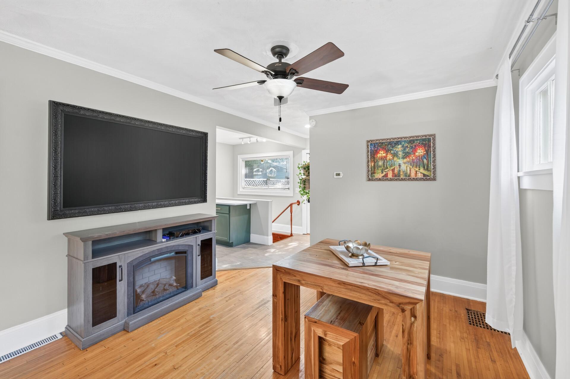 4408 Russell Avenue N Property Photo 12