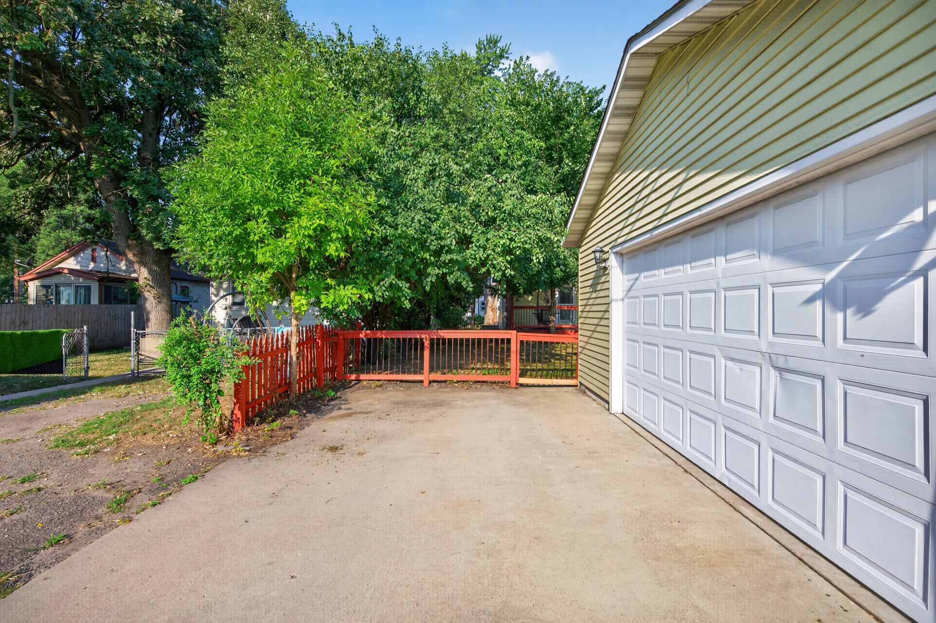 4408 Russell Avenue N Property Photo 45