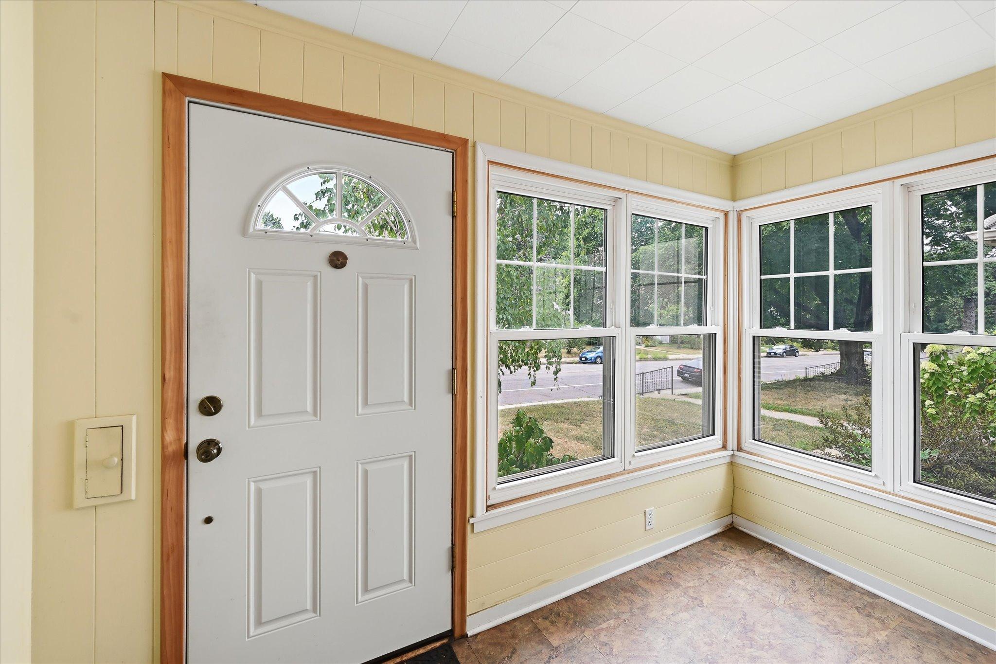 4857 Xerxes Avenue S Property Photo 6