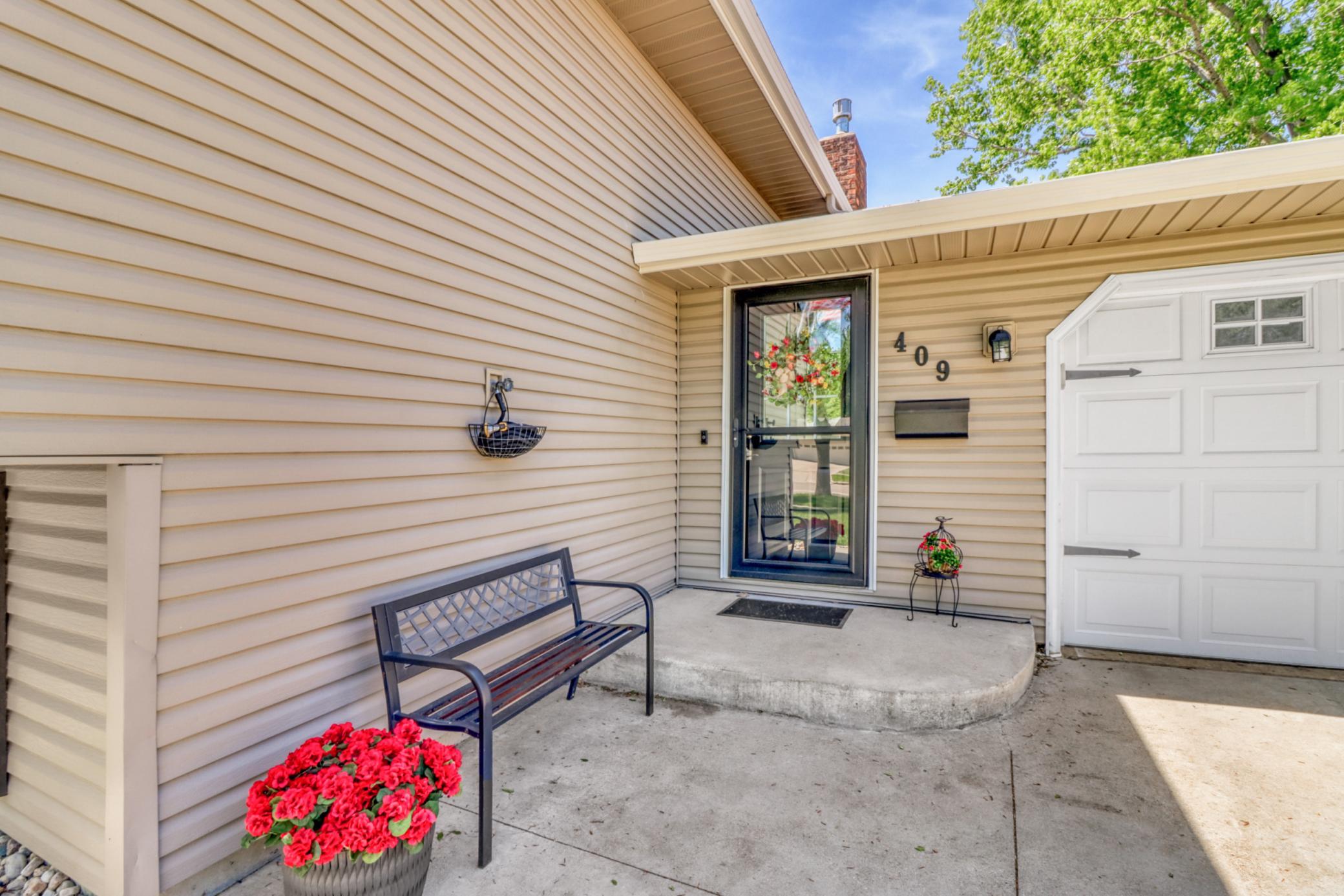 409 Oakway Property Photo 4