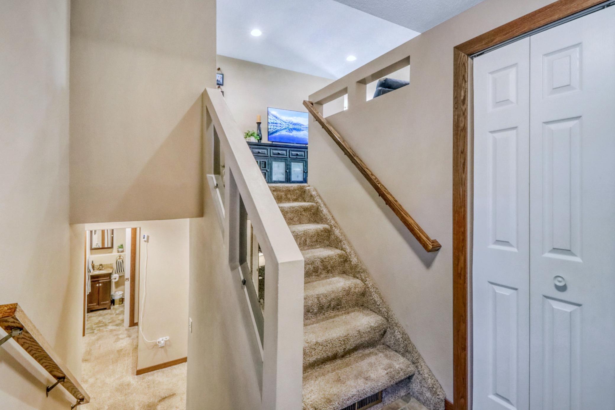 409 Oakway Property Photo 6