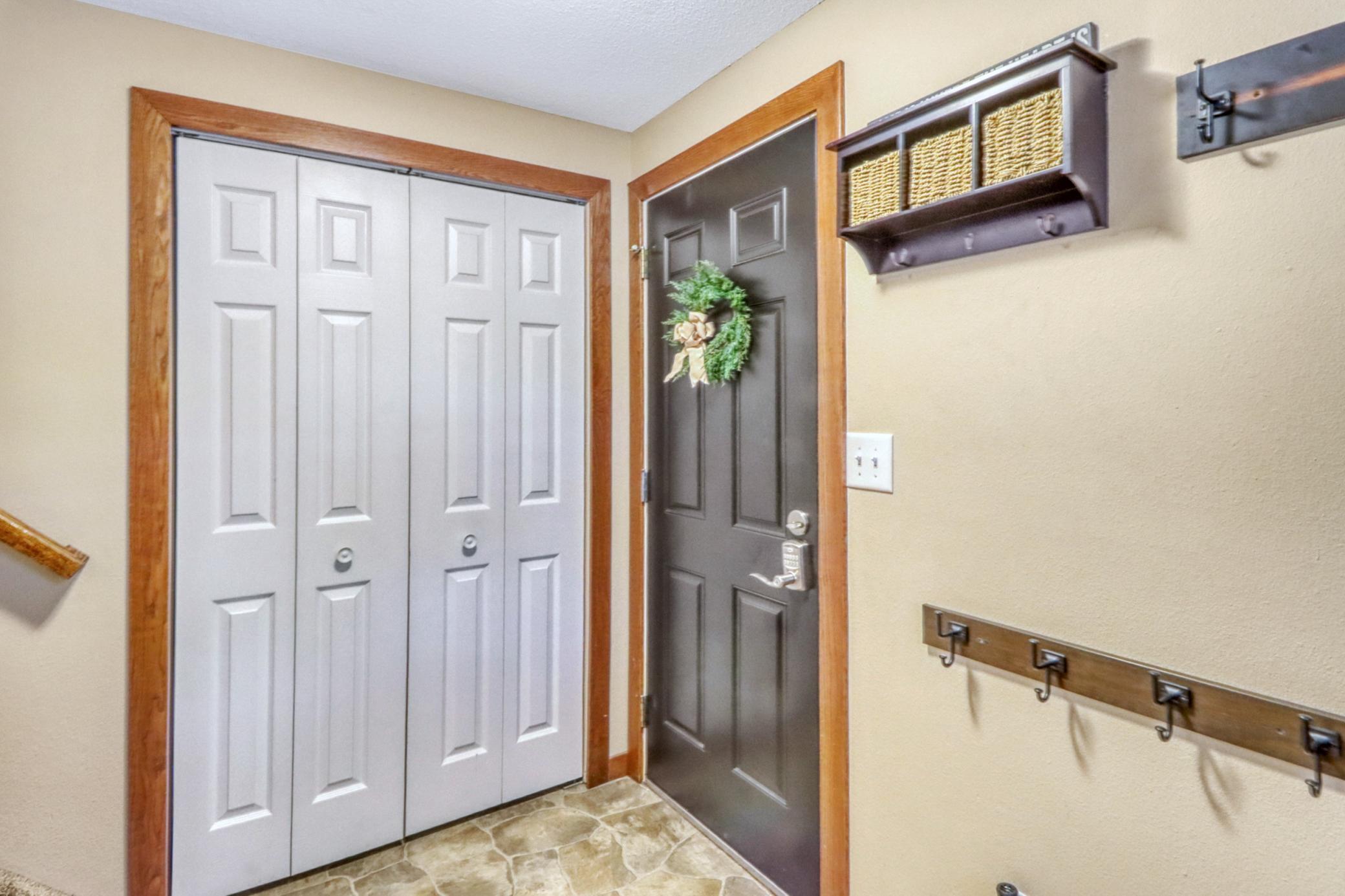 409 Oakway Property Photo 7