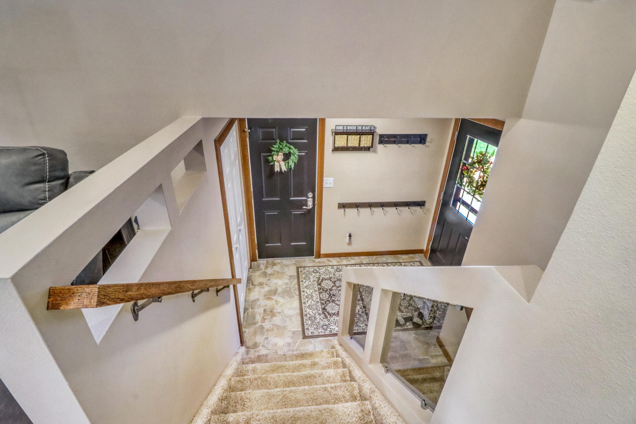 409 Oakway Property Photo 8