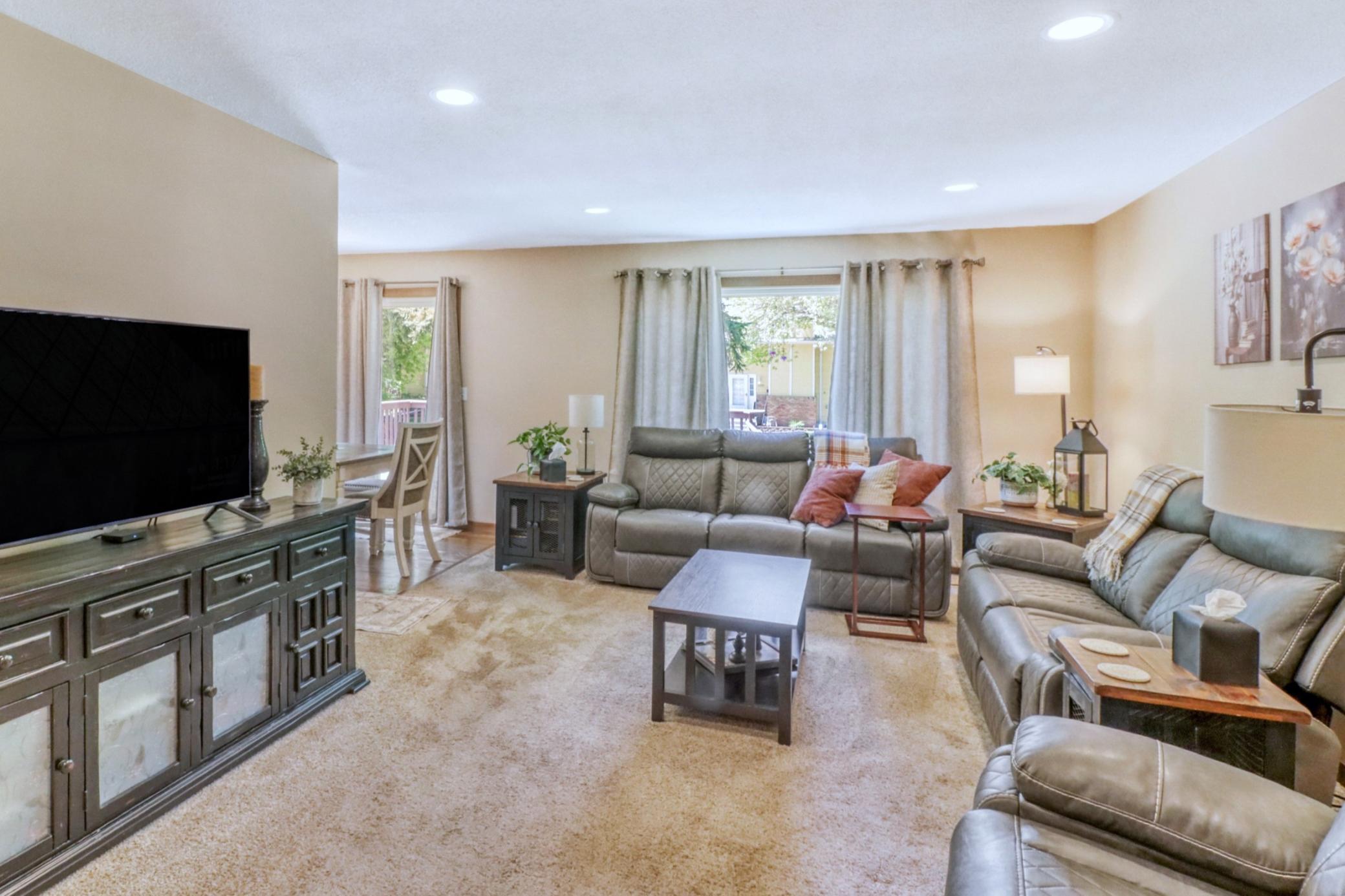 409 Oakway Property Photo 11