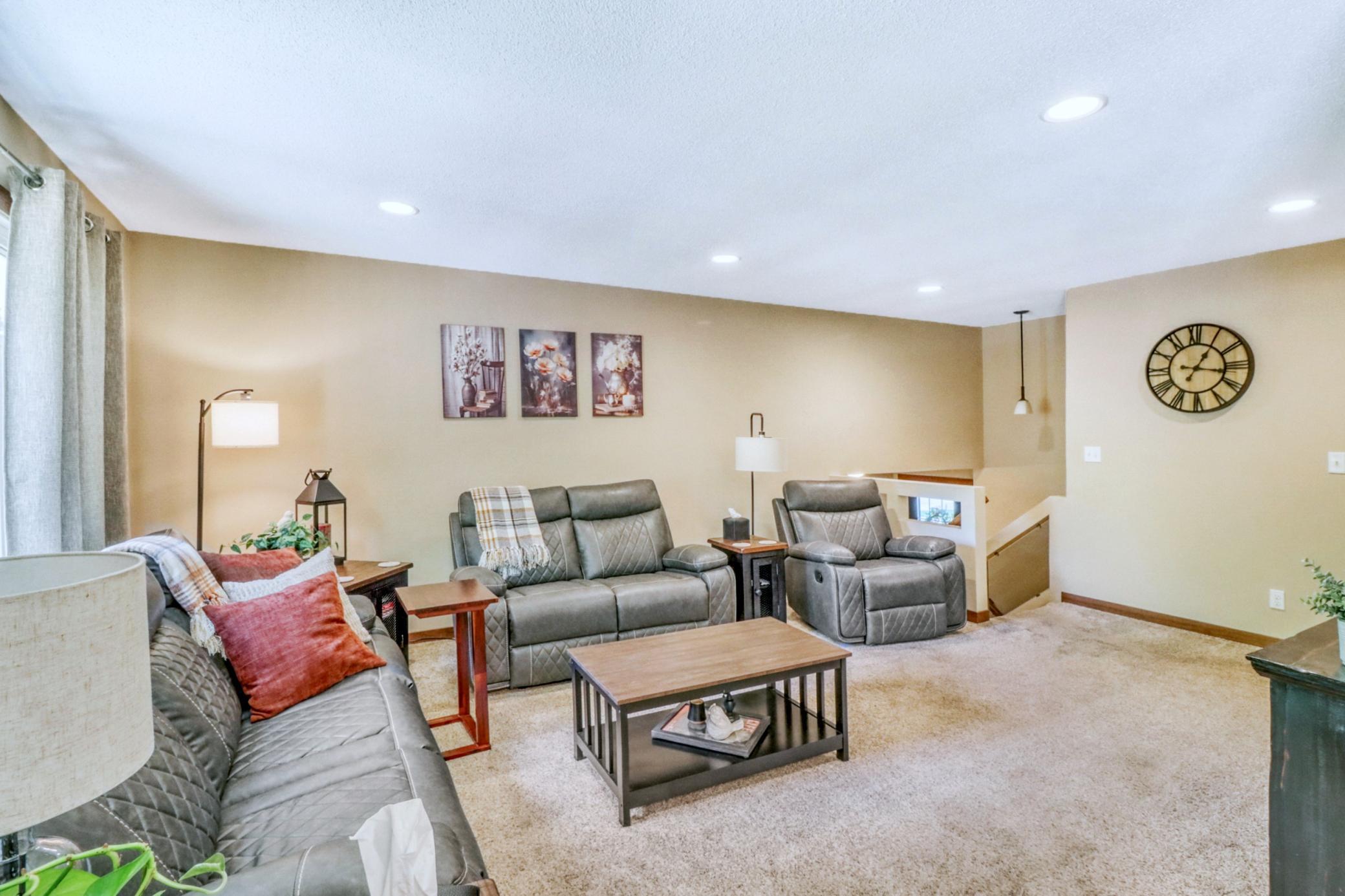 409 Oakway Property Photo 12