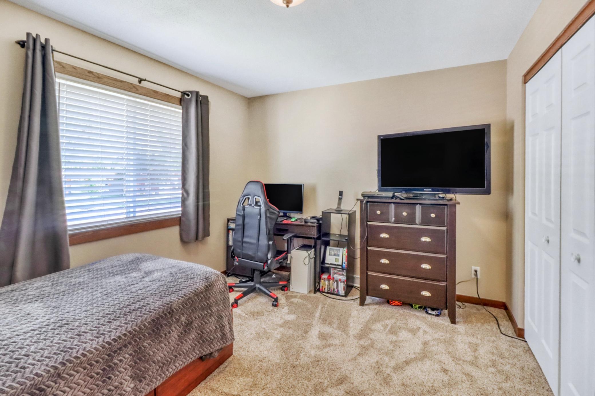 409 Oakway Property Photo 24