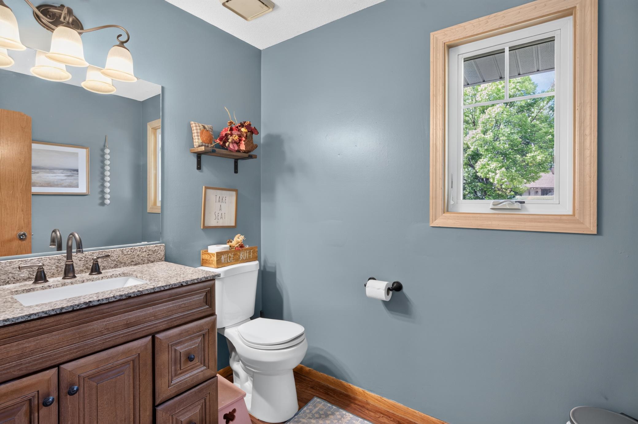 2347 Heath Avenue N Property Photo 8