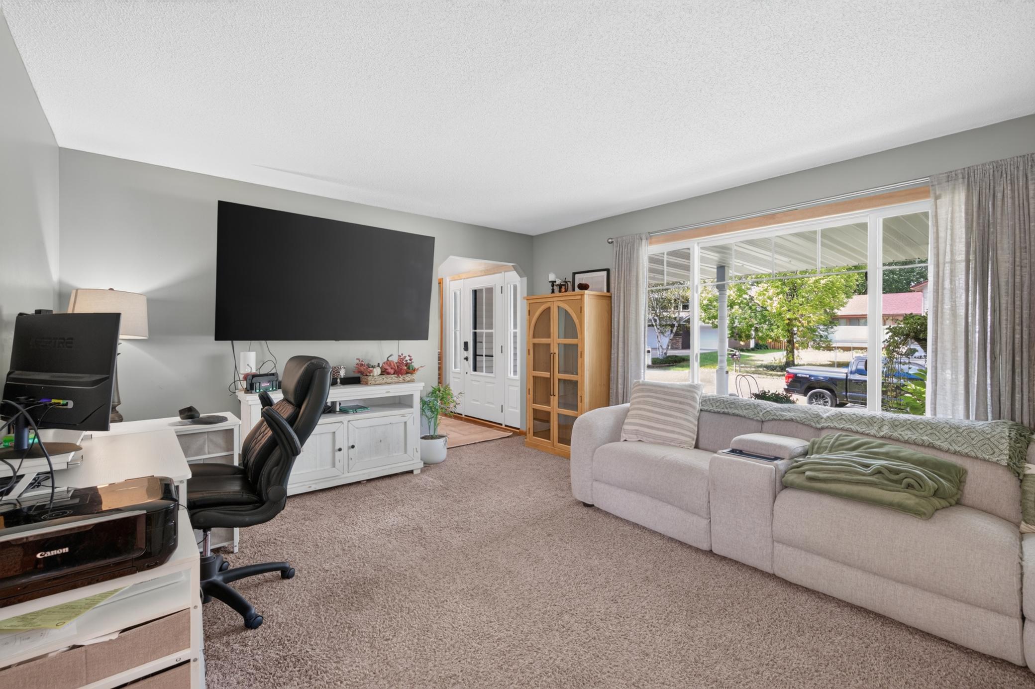2347 Heath Avenue N Property Photo 12