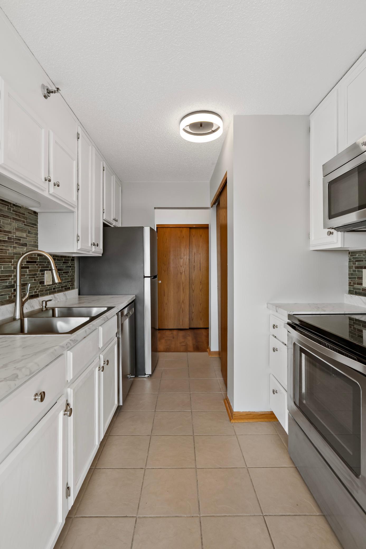 433 S 7th Street 1627 Property Photo 11