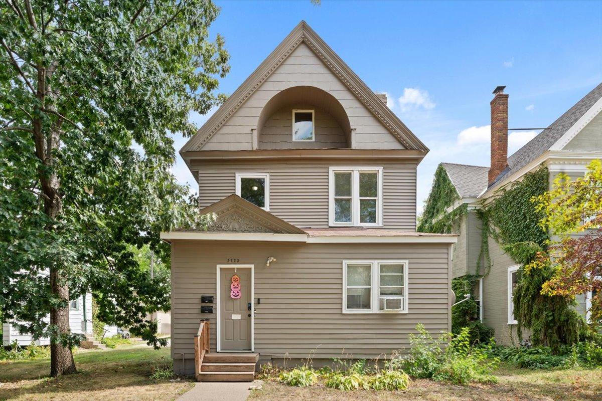 2725 Dupont Avenue S