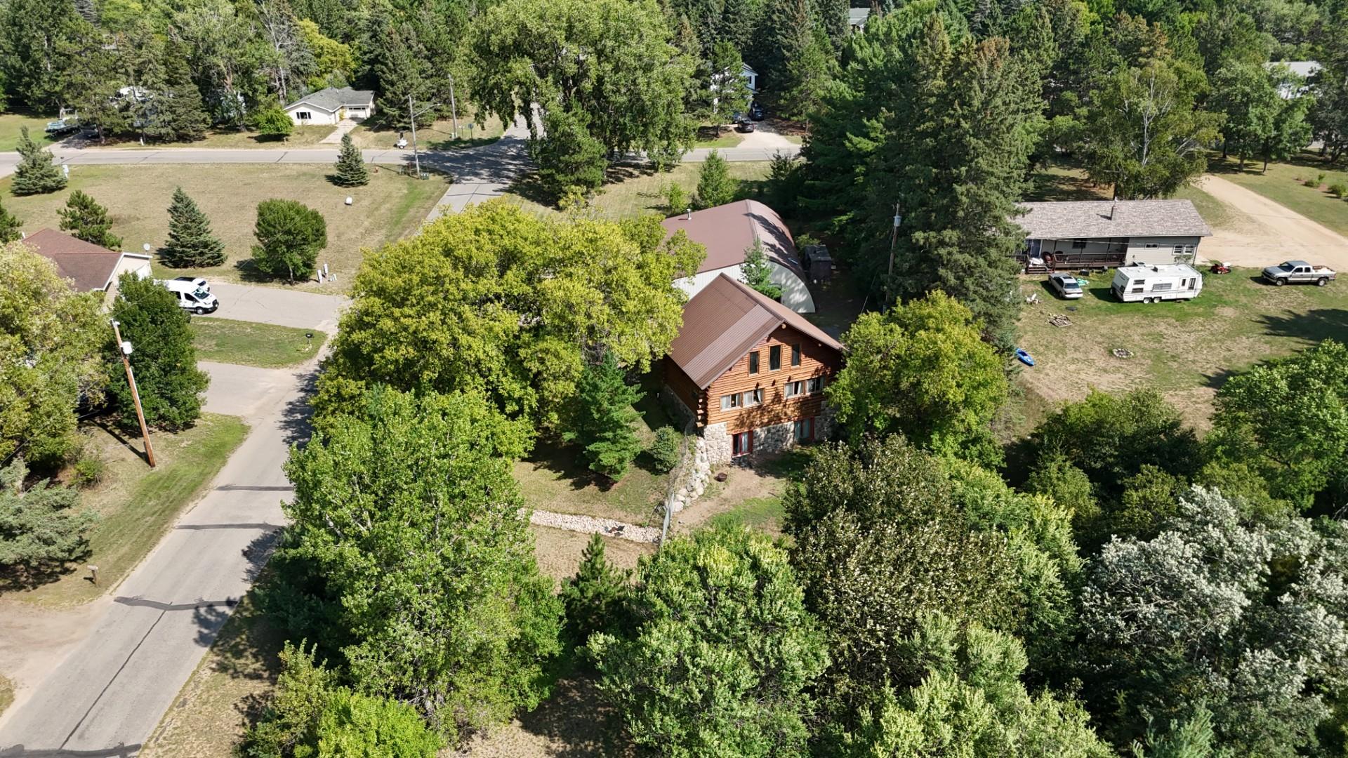 910 Pine Street Property Photo 3