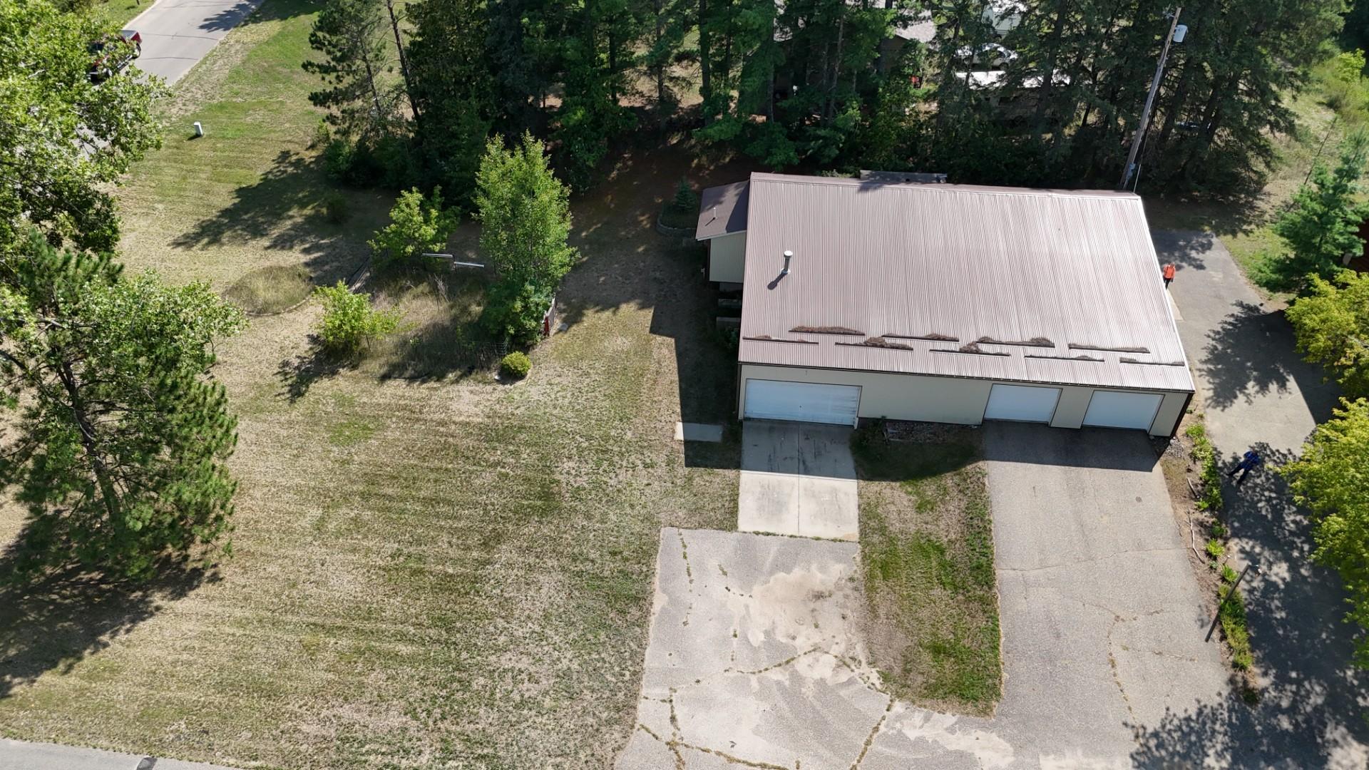 910 Pine Street Property Photo 6