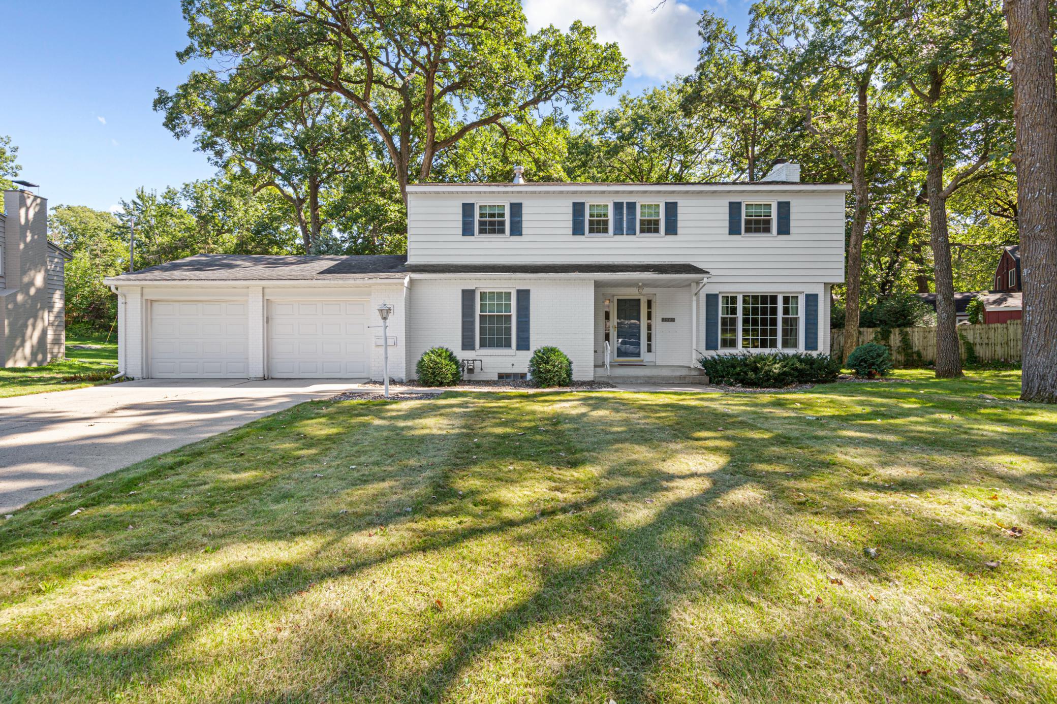 1949 Linn Drive Property Photo 1