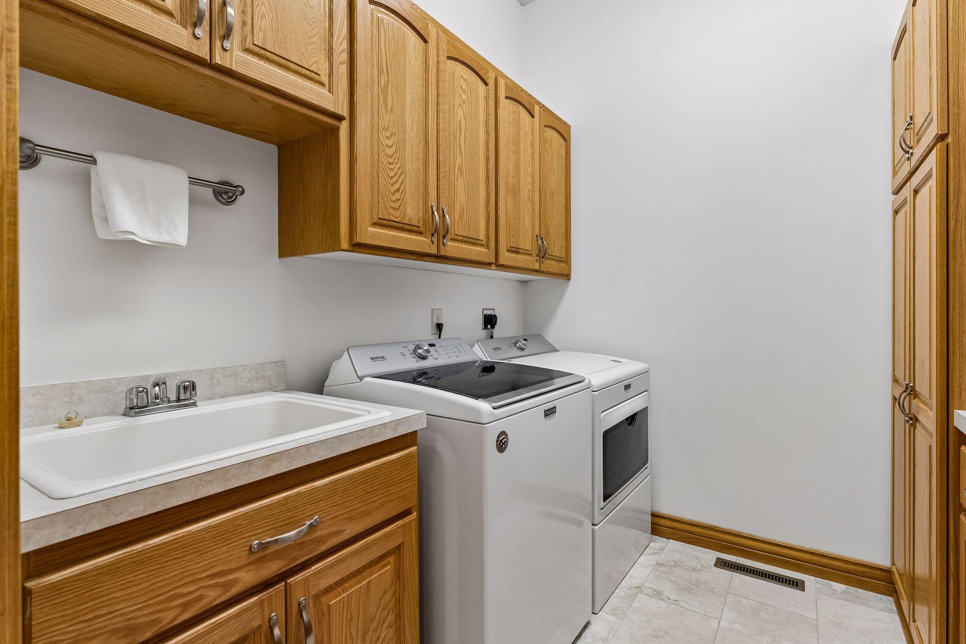 10162 Chestnut Circle N Property Photo 23