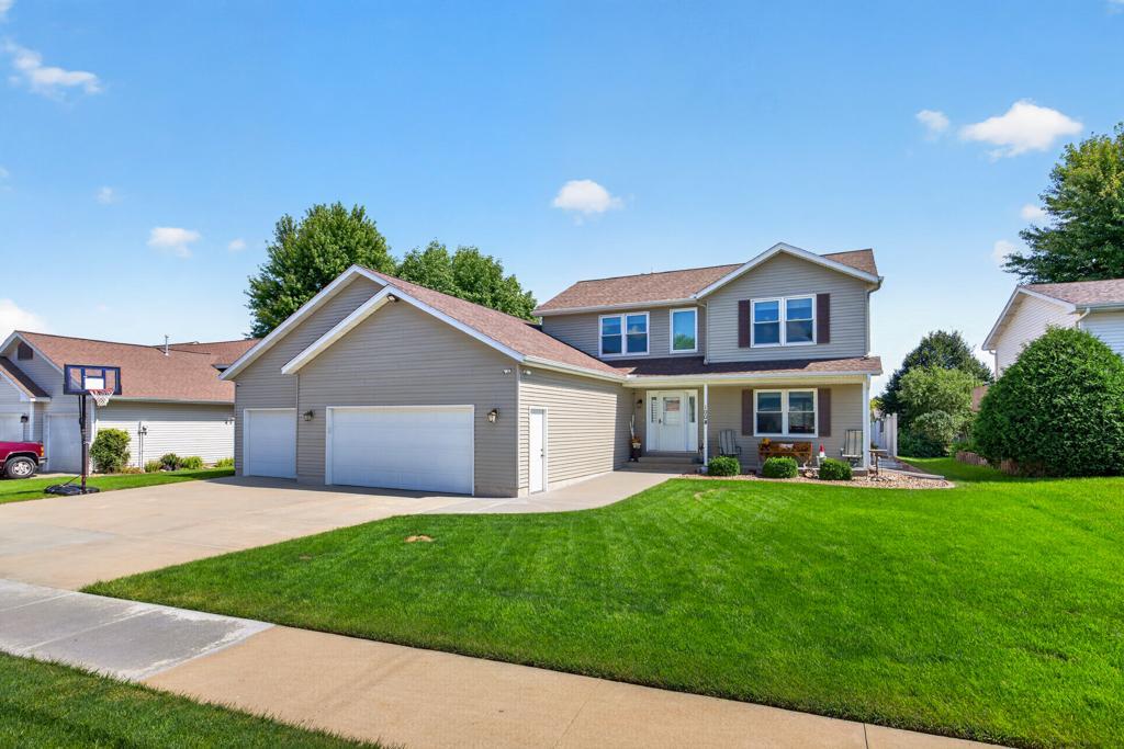 1008 Golfers Court Se Property Photo