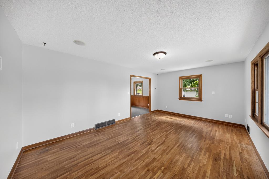 604 Park Street Se Property Photo 3