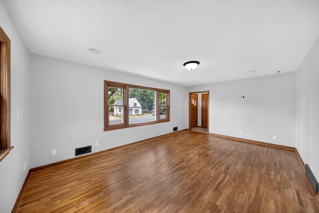 604 Park Street Se Property Photo 5