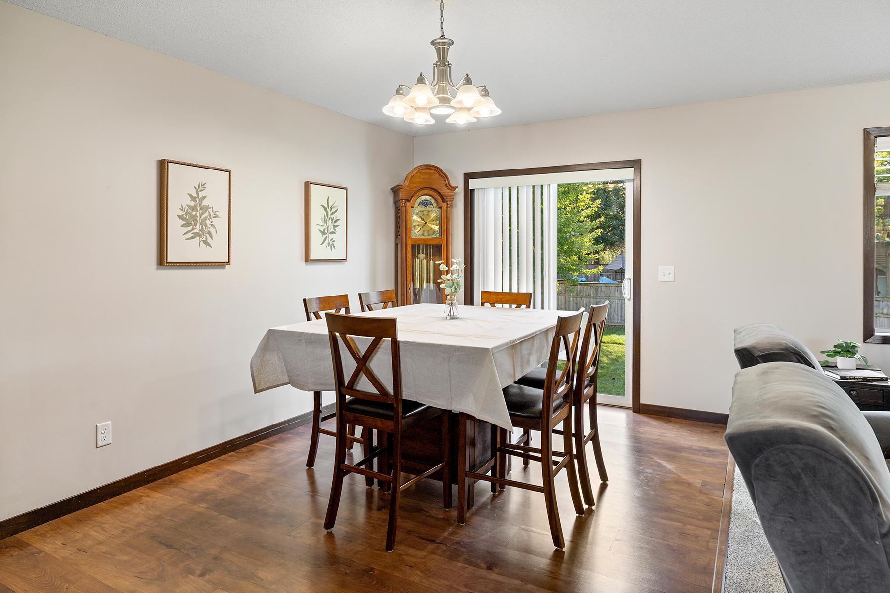 148 Crystal Circle Property Photo 6