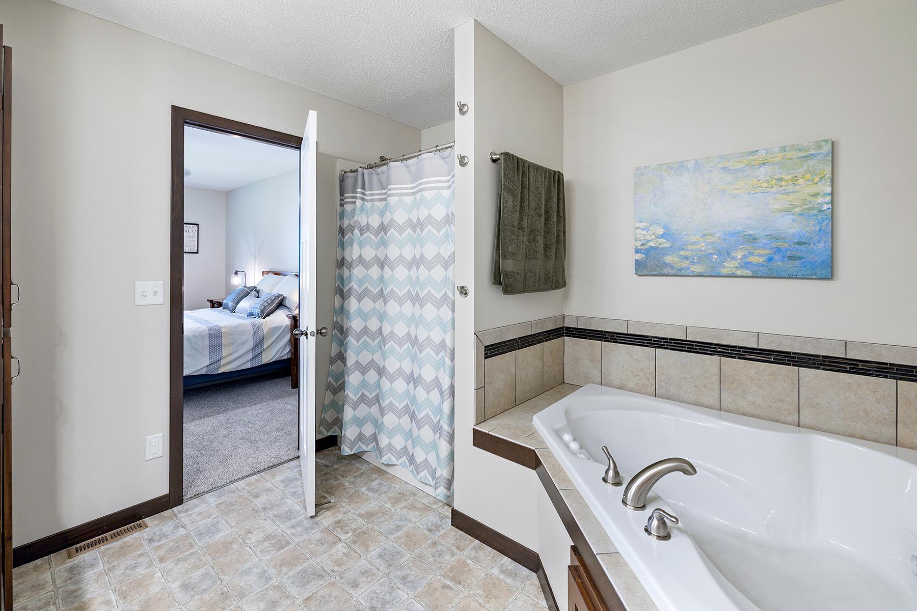 148 Crystal Circle Property Photo 12