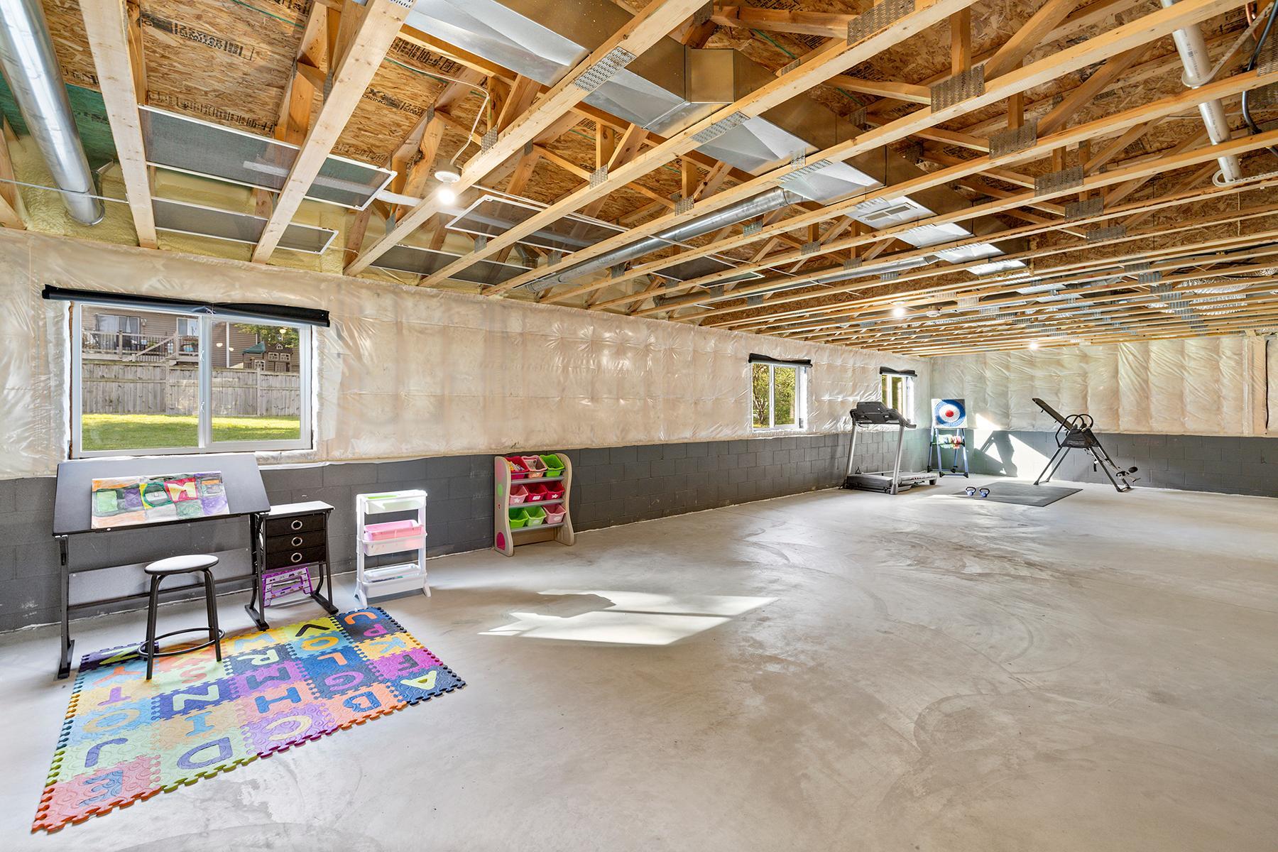 148 Crystal Circle Property Photo 16